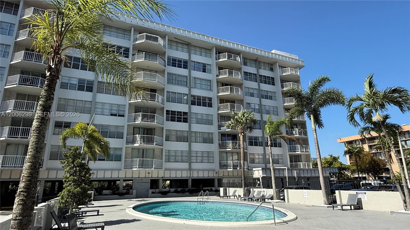 16740 NE 9th Ave # 807, North Miami Beach FL 33162 — 16