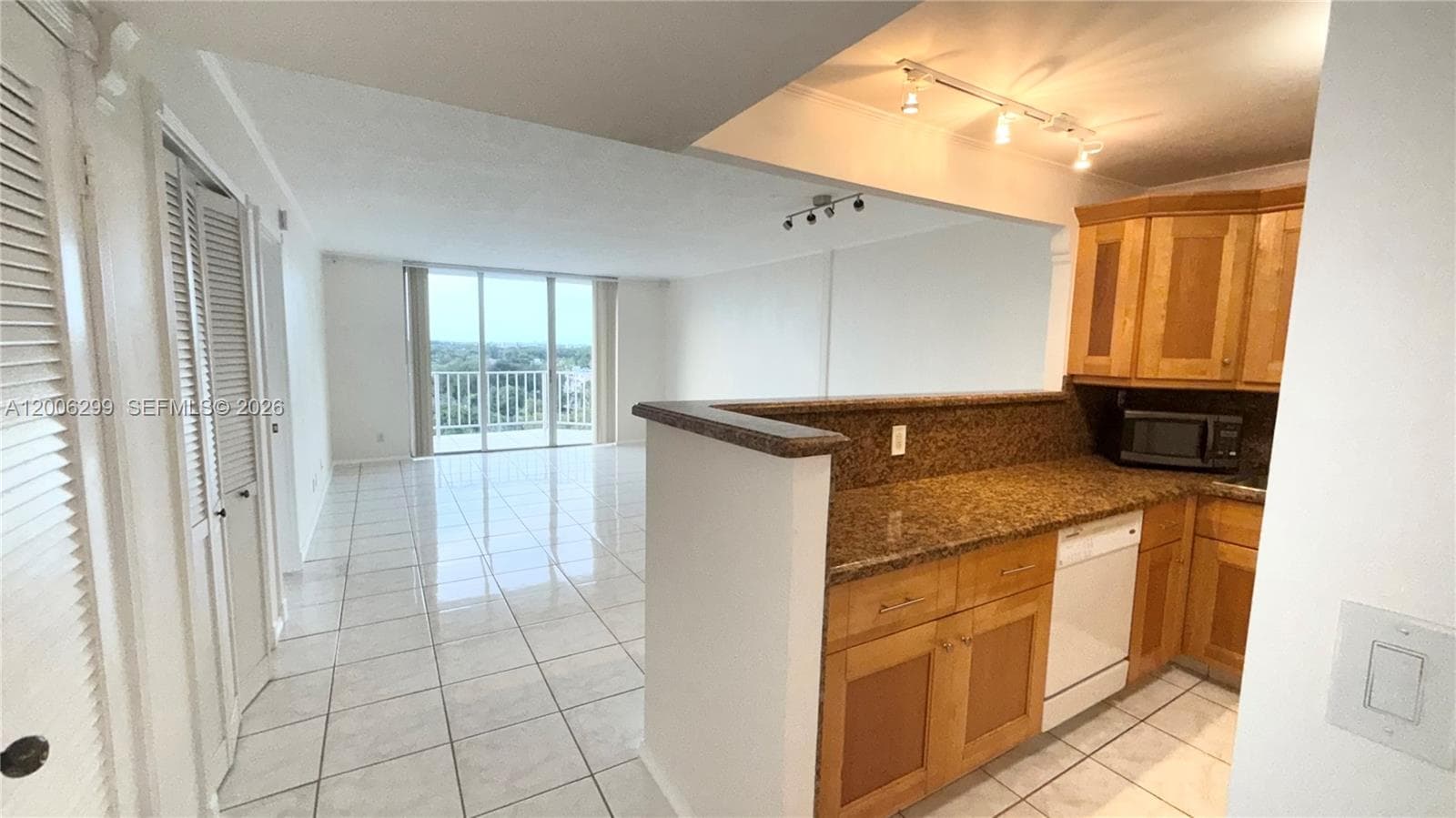 16740 NE 9th Ave # 807, North Miami Beach FL 33162 — 9