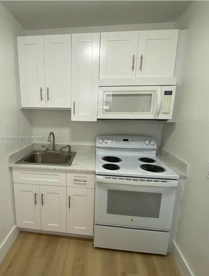 3669 Thomas Ave # 9, Miami FL 33133 — 2