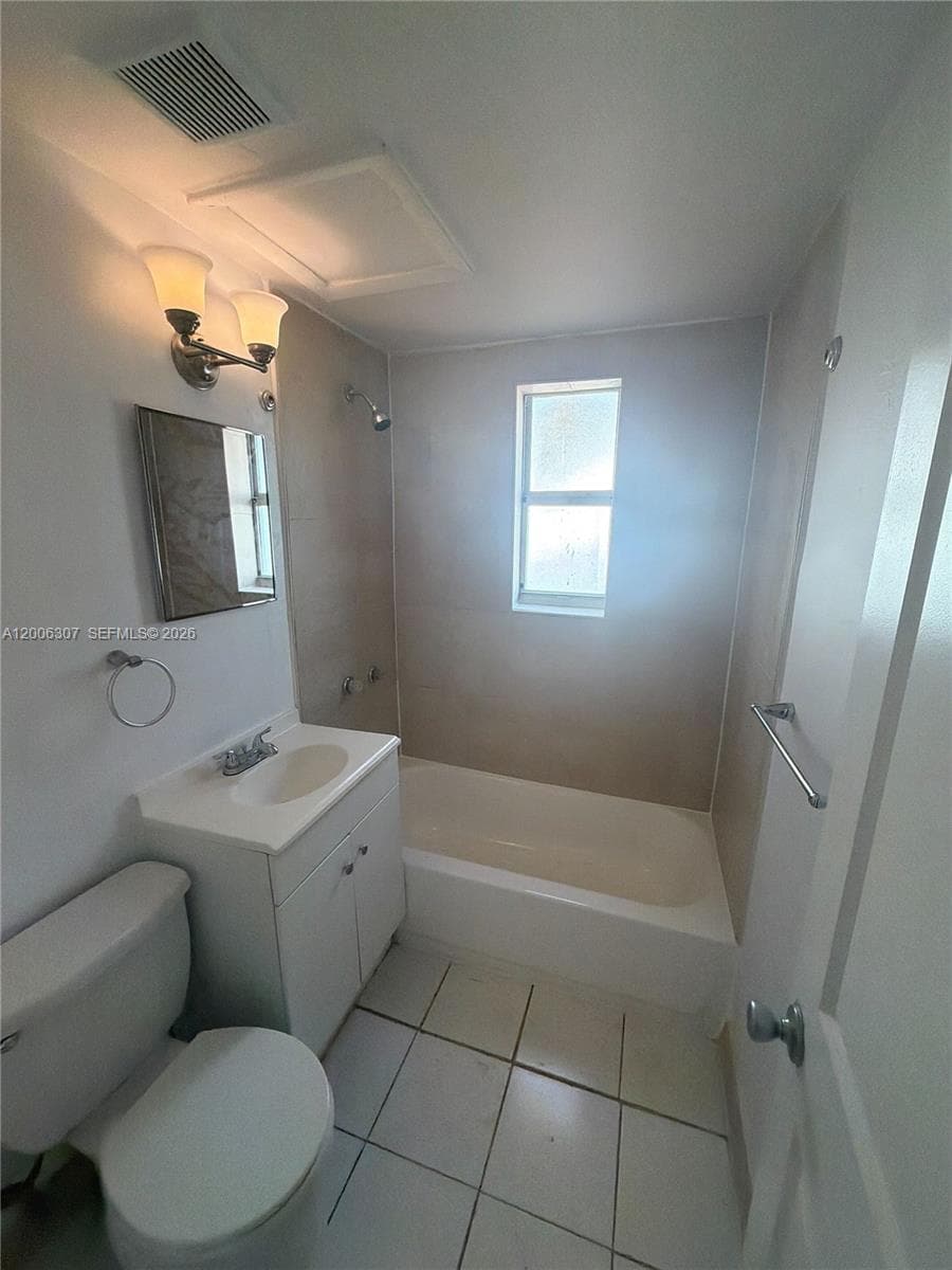 3669 Thomas Ave # 10, Miami FL 33133 — 5
