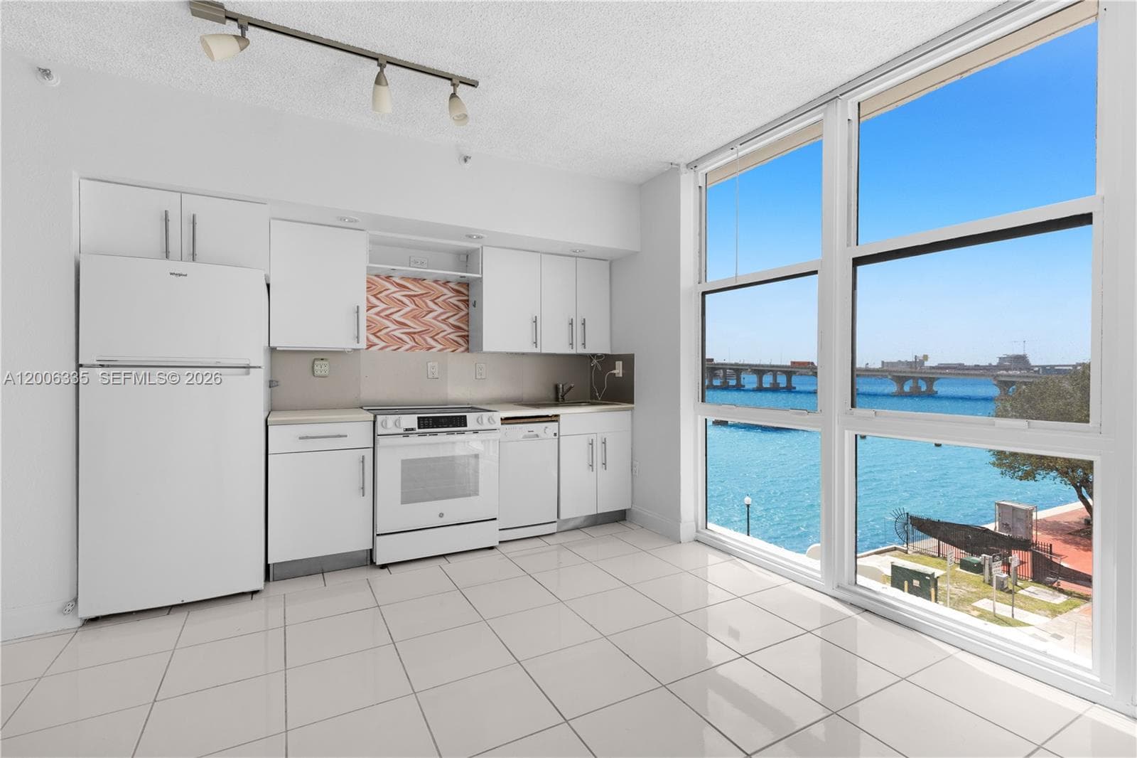 555 NE 15th St # 501, Miami FL 33132 — 10