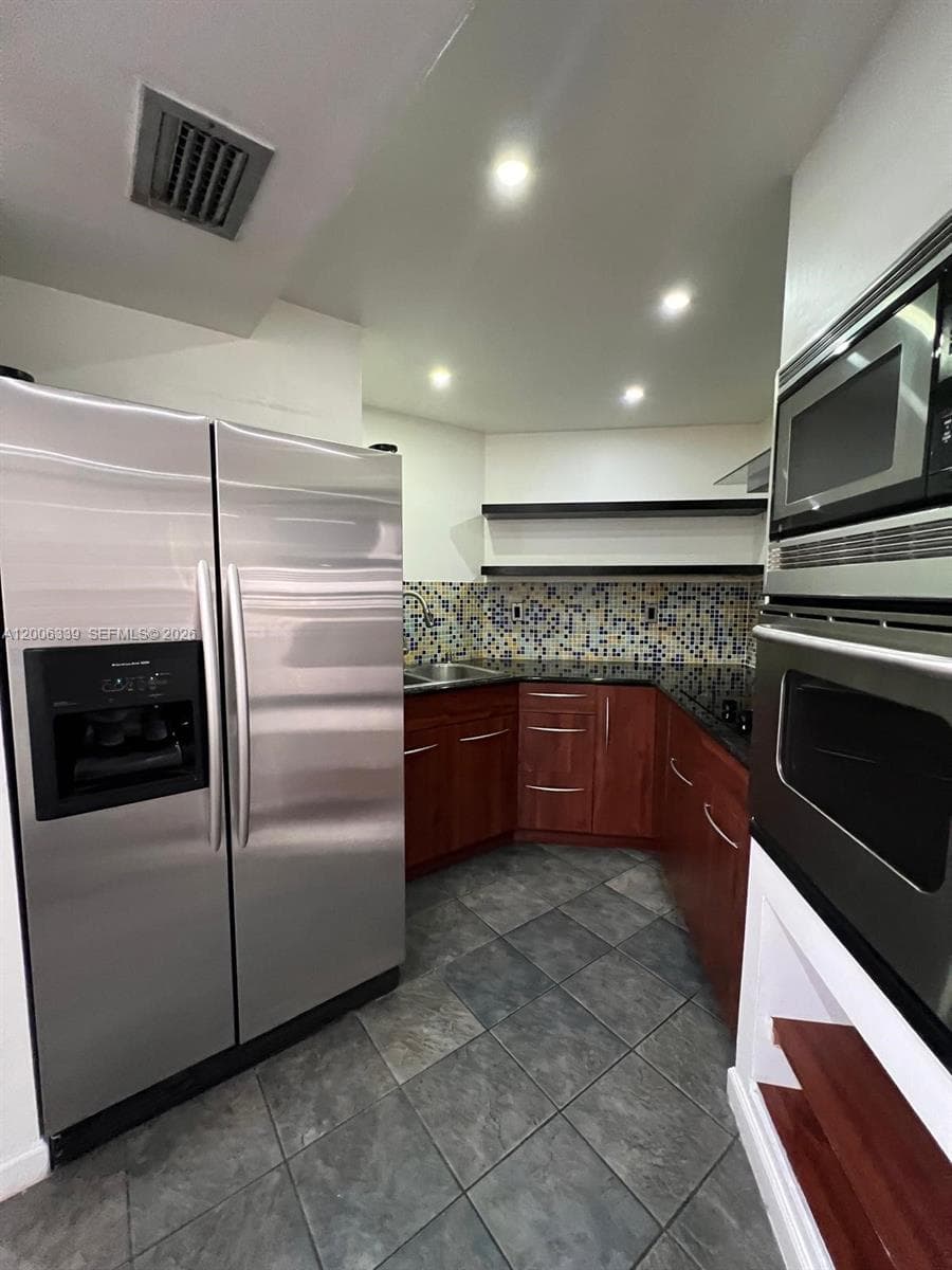 9715 Fontainebleau Blvd # E308, Miami FL 33172 — 6