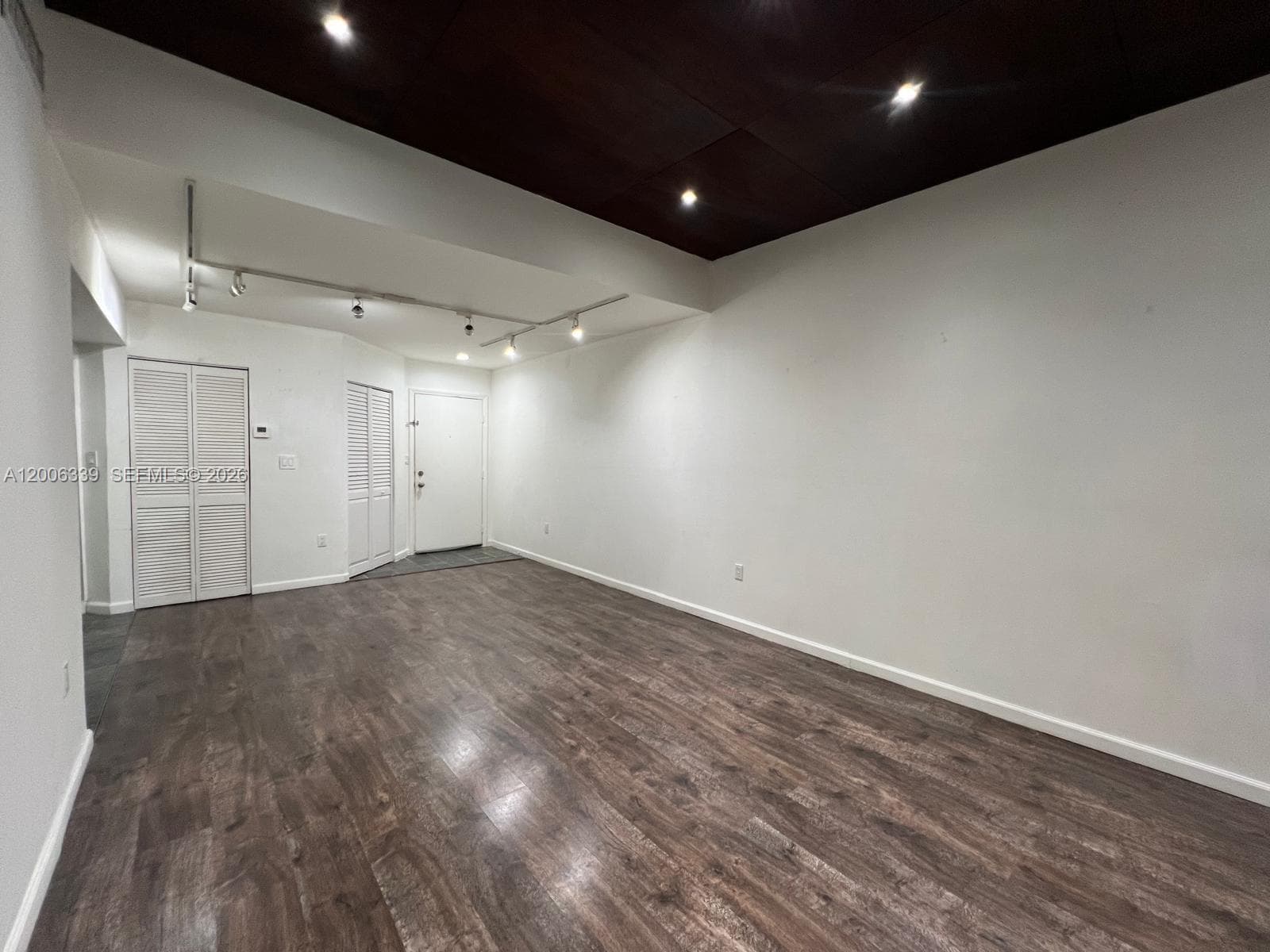 9715 Fontainebleau Blvd # E308, Miami FL 33172 — 7