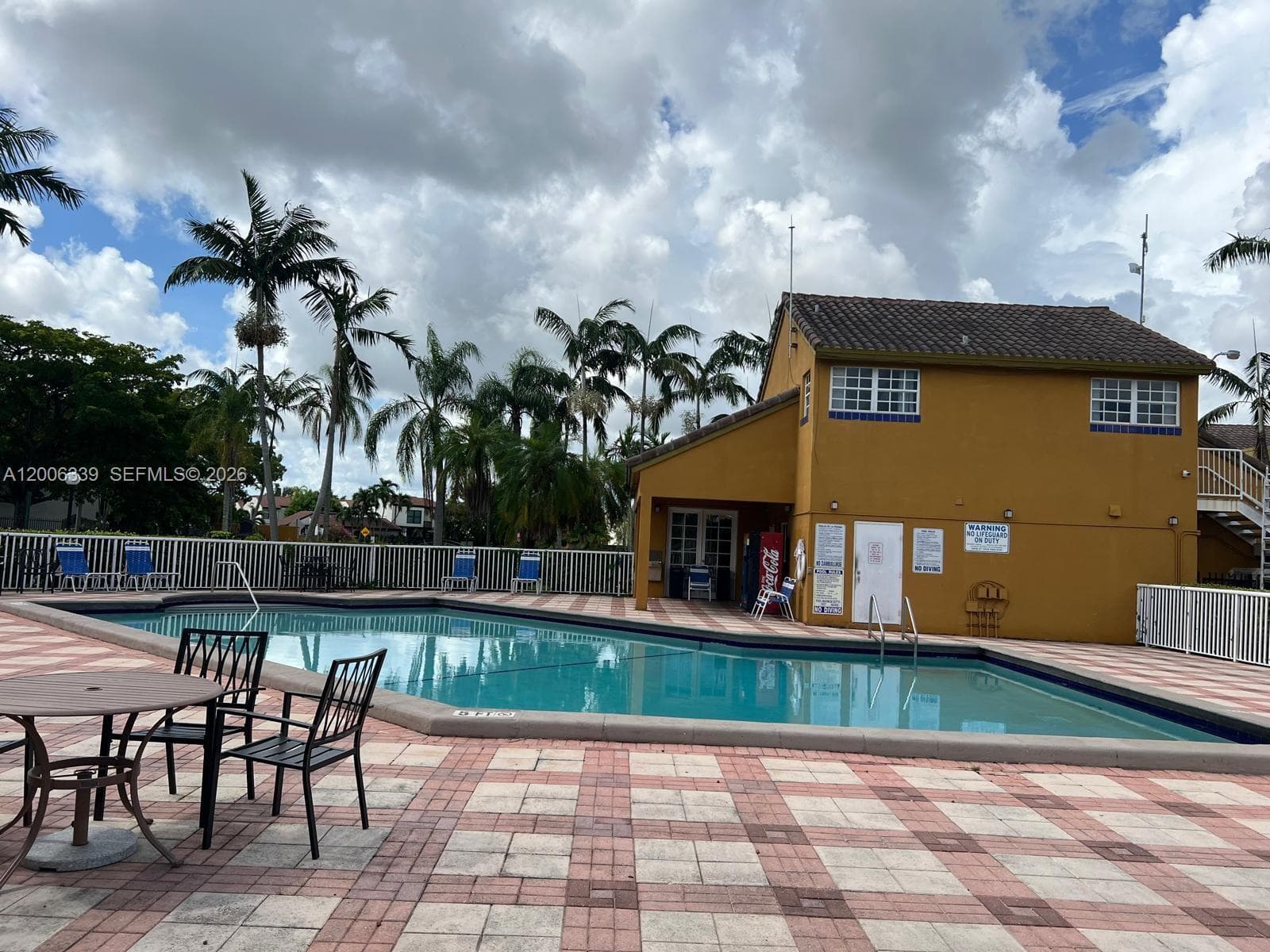 9715 Fontainebleau Blvd # E308, Miami FL 33172 — 1