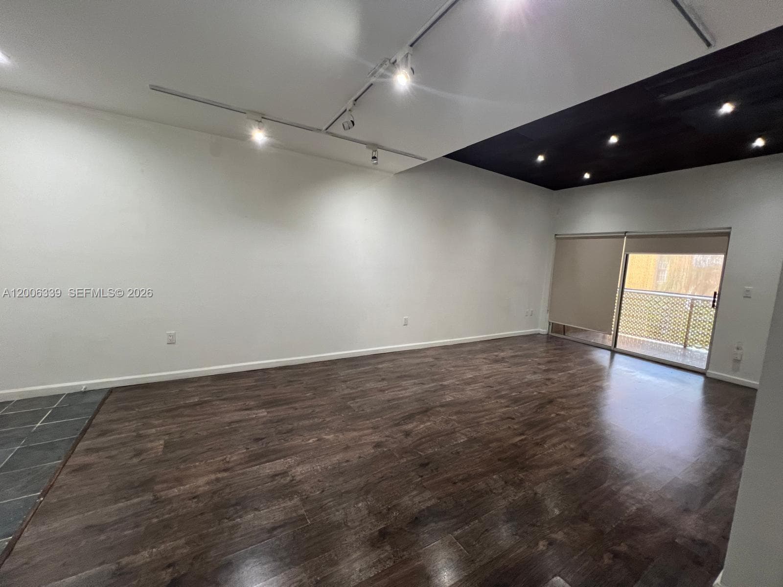 9715 Fontainebleau Blvd # E308, Miami FL 33172 — 9