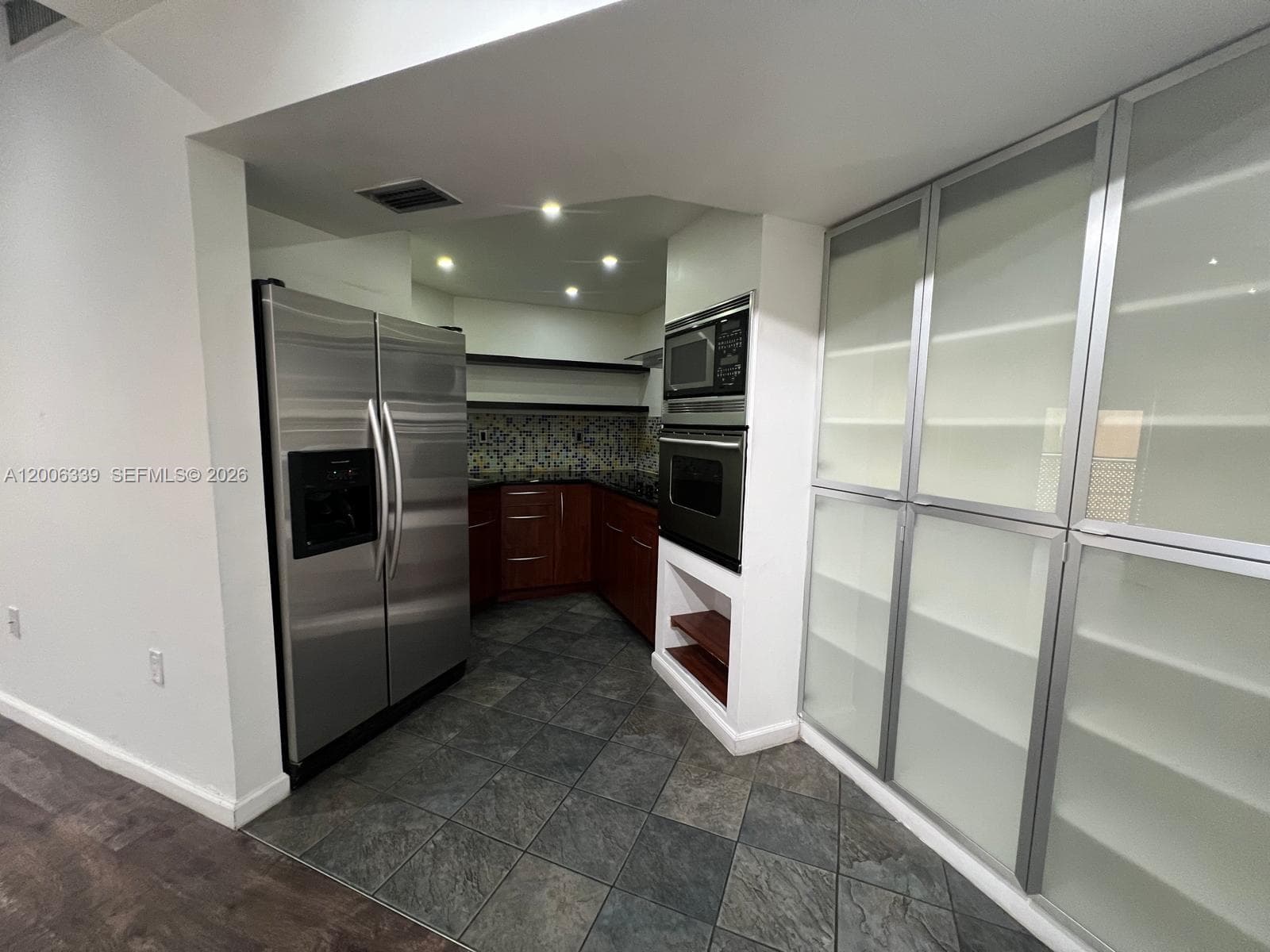 9715 Fontainebleau Blvd # E308, Miami FL 33172 — 4