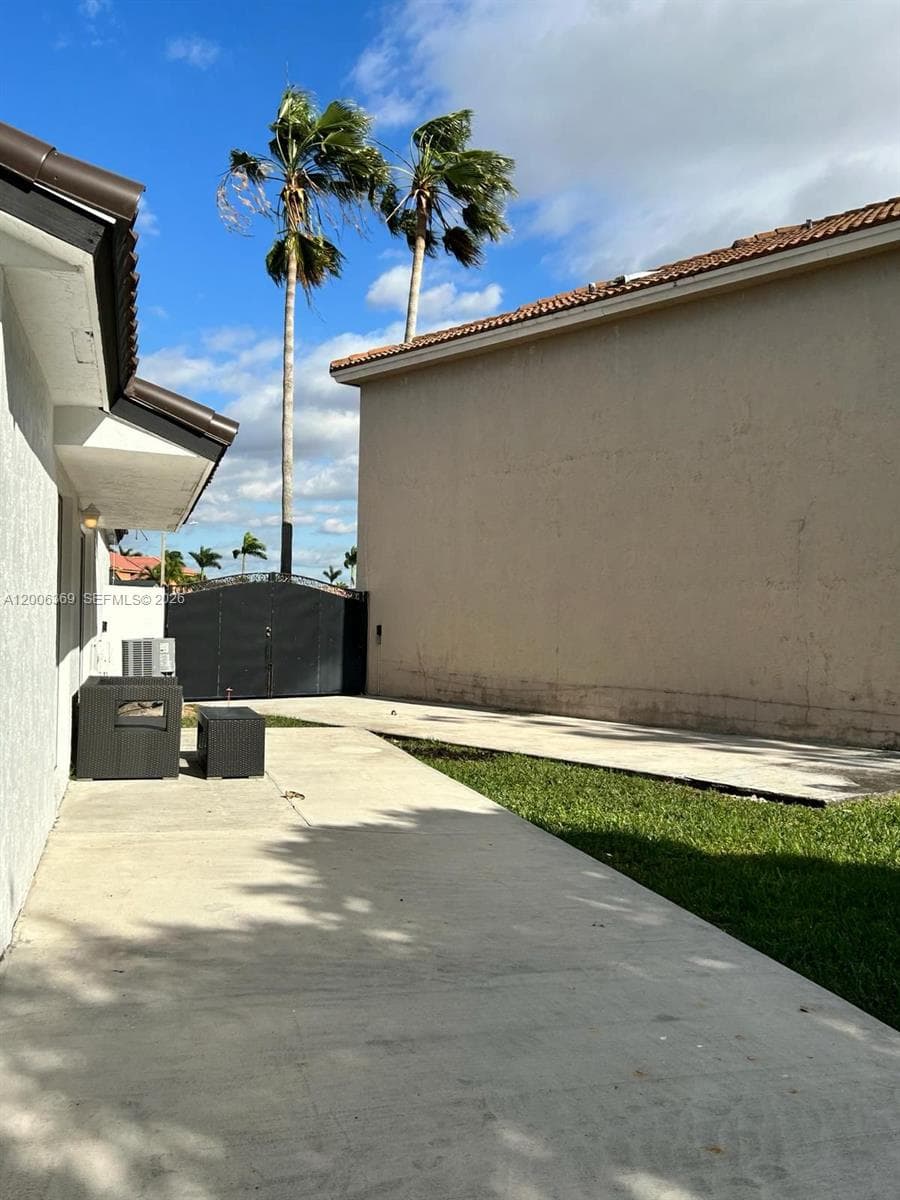 820 NW 132 ct # 0, Miami FL 33182 — 17