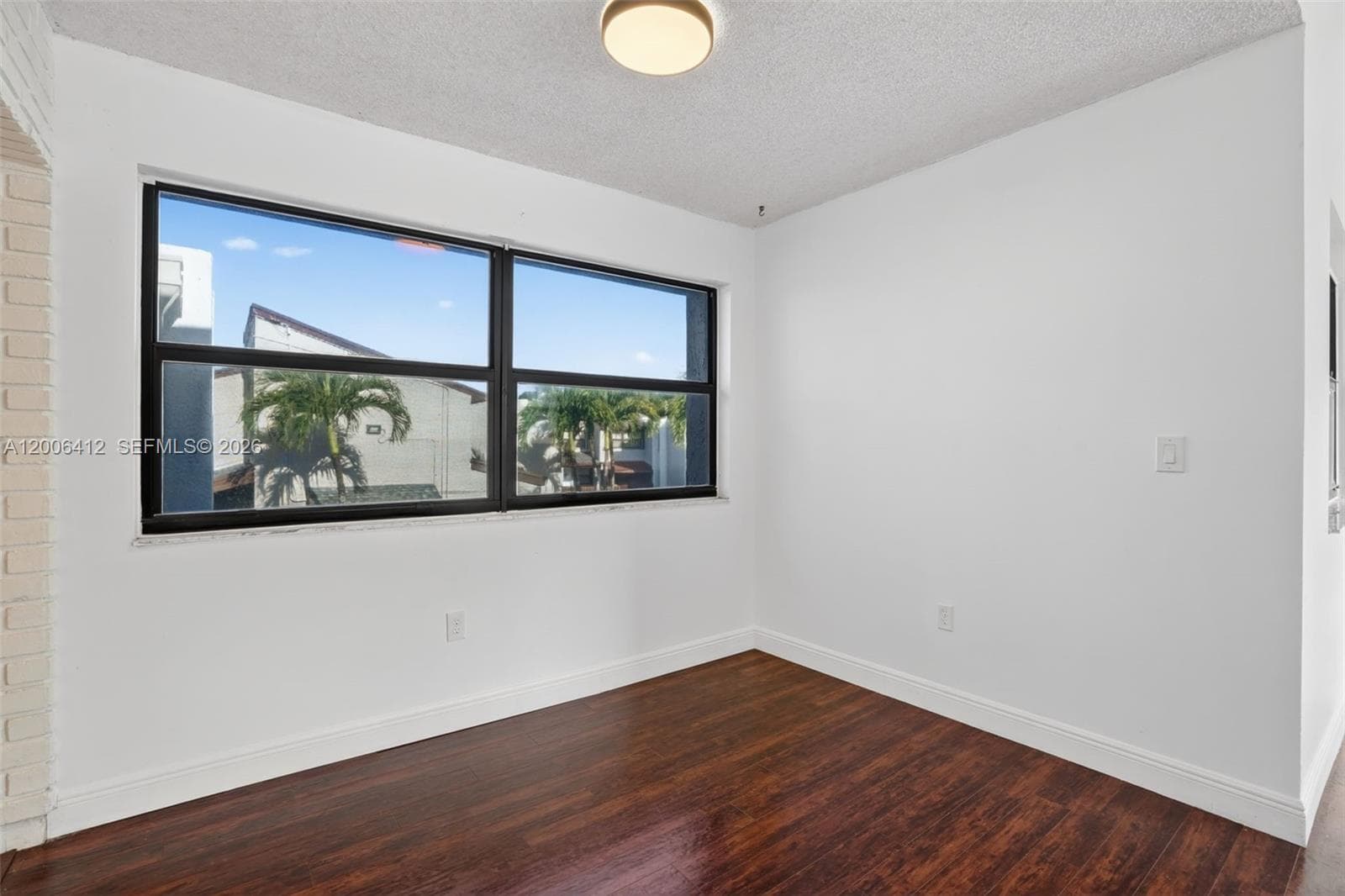 10302 NW 9th St Cir # 204, Miami FL 33172 — 10