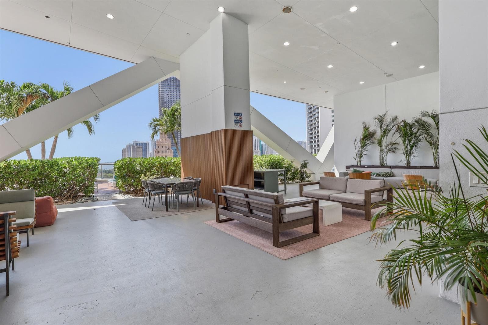 888 Biscayne Boulevard # 3702, Miami FL 33132 — 27