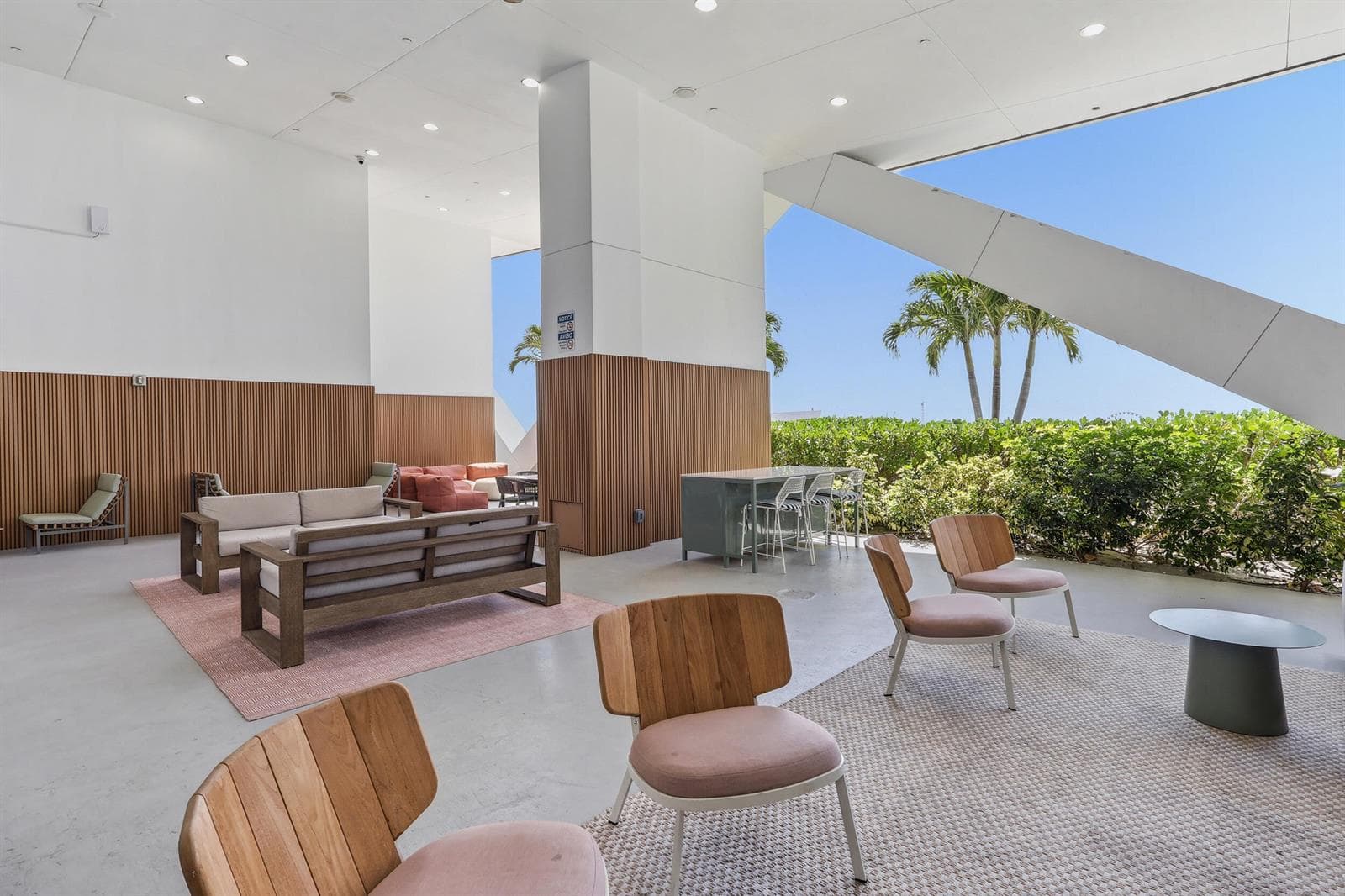 888 Biscayne Boulevard # 3702, Miami FL 33132 — 28