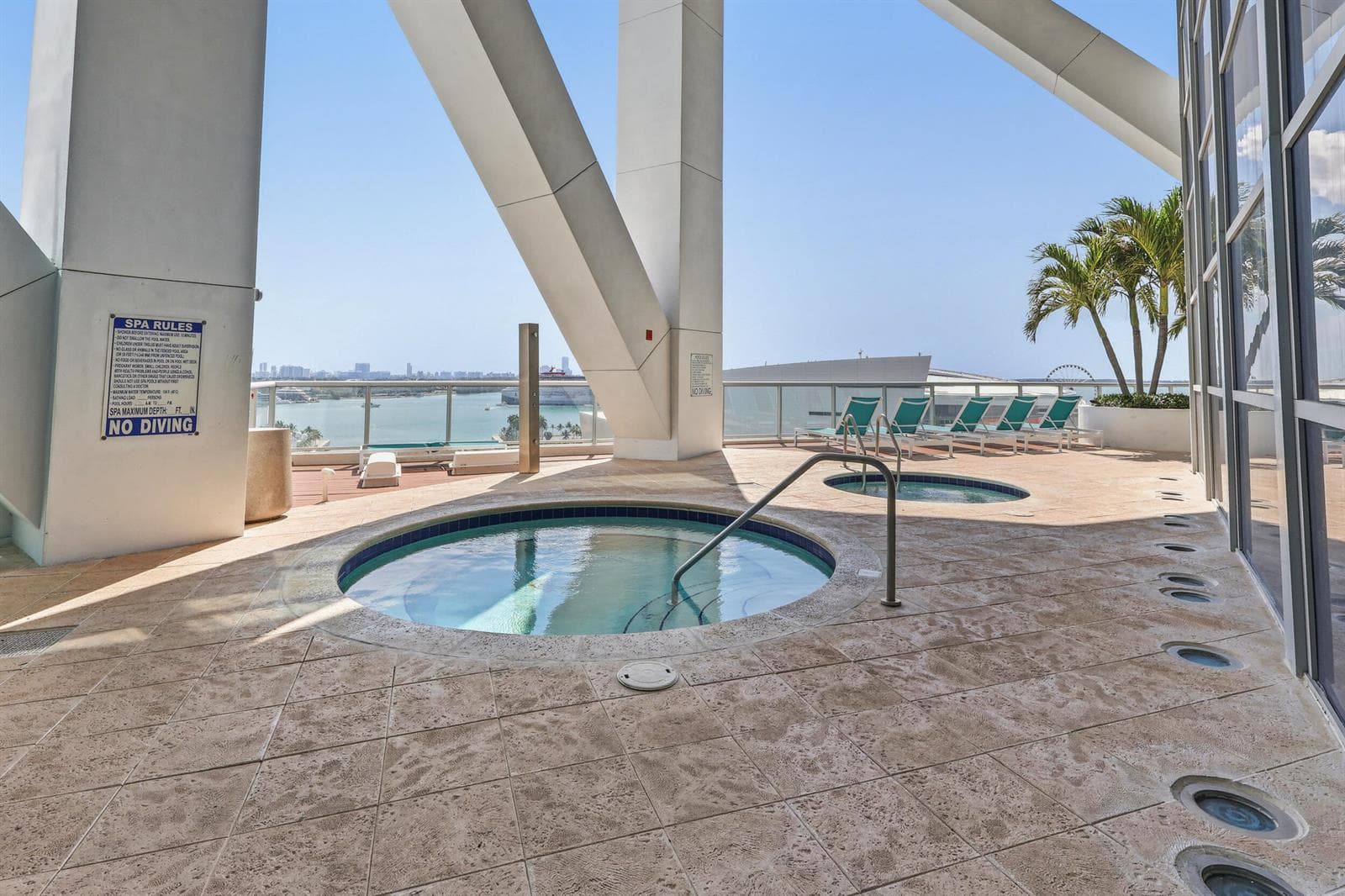 888 Biscayne Boulevard # 3702, Miami FL 33132 — 33
