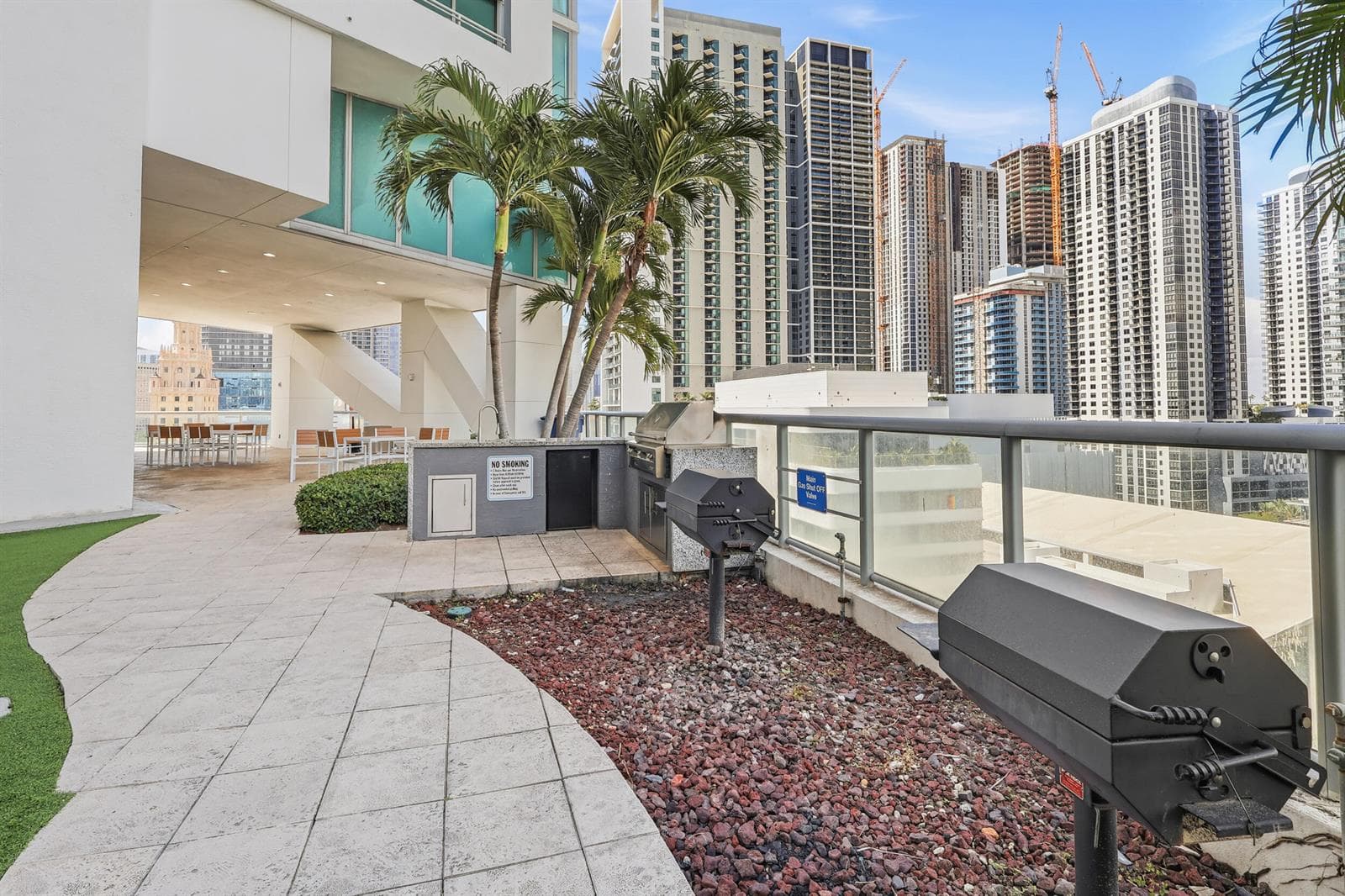 888 Biscayne Boulevard # 3702, Miami FL 33132 — 29