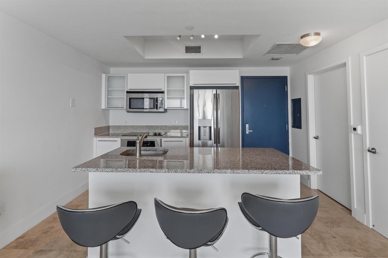 888 Biscayne Boulevard # 3702, Miami FL 33132 — 8
