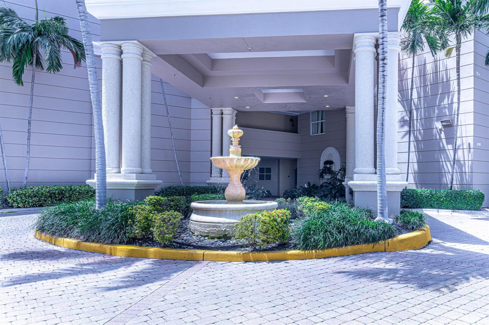 17100 N Bay Road Unit 1214, Sunny Isles Beach FL 33160 — 32