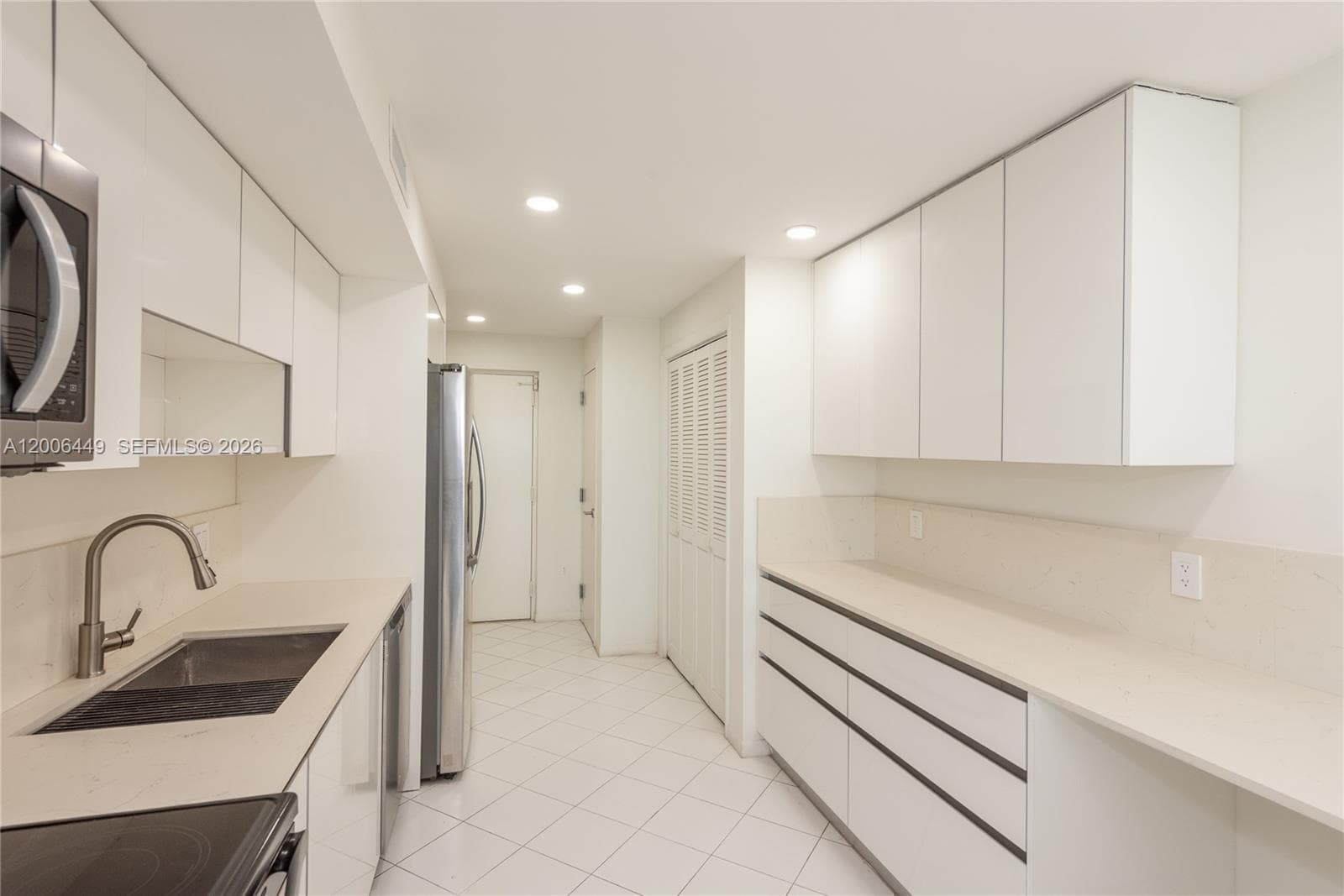 600 Grapetree Dr, Key Biscayne FL 33149 — 9