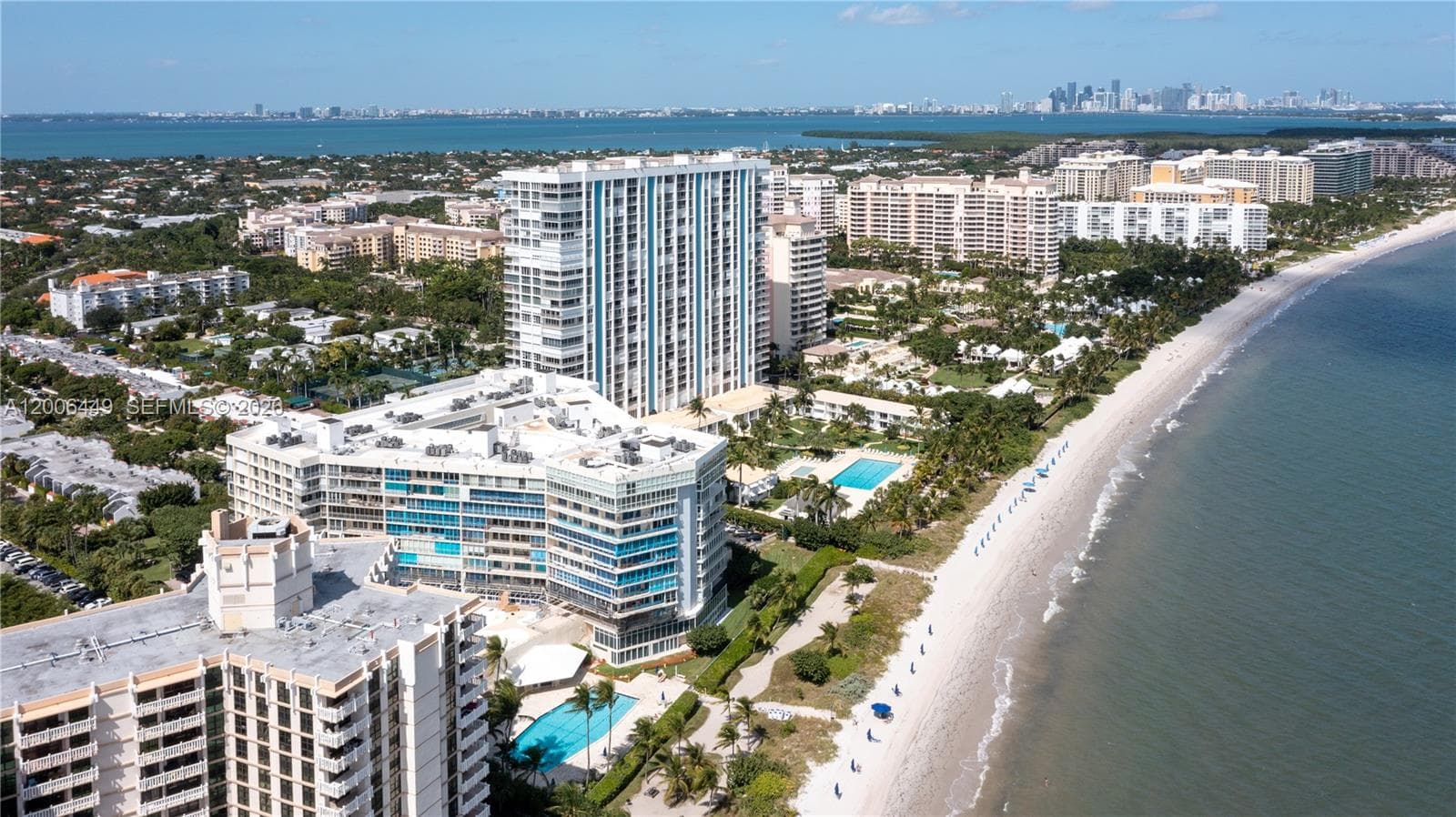 600 Grapetree Dr, Key Biscayne FL 33149 — 37