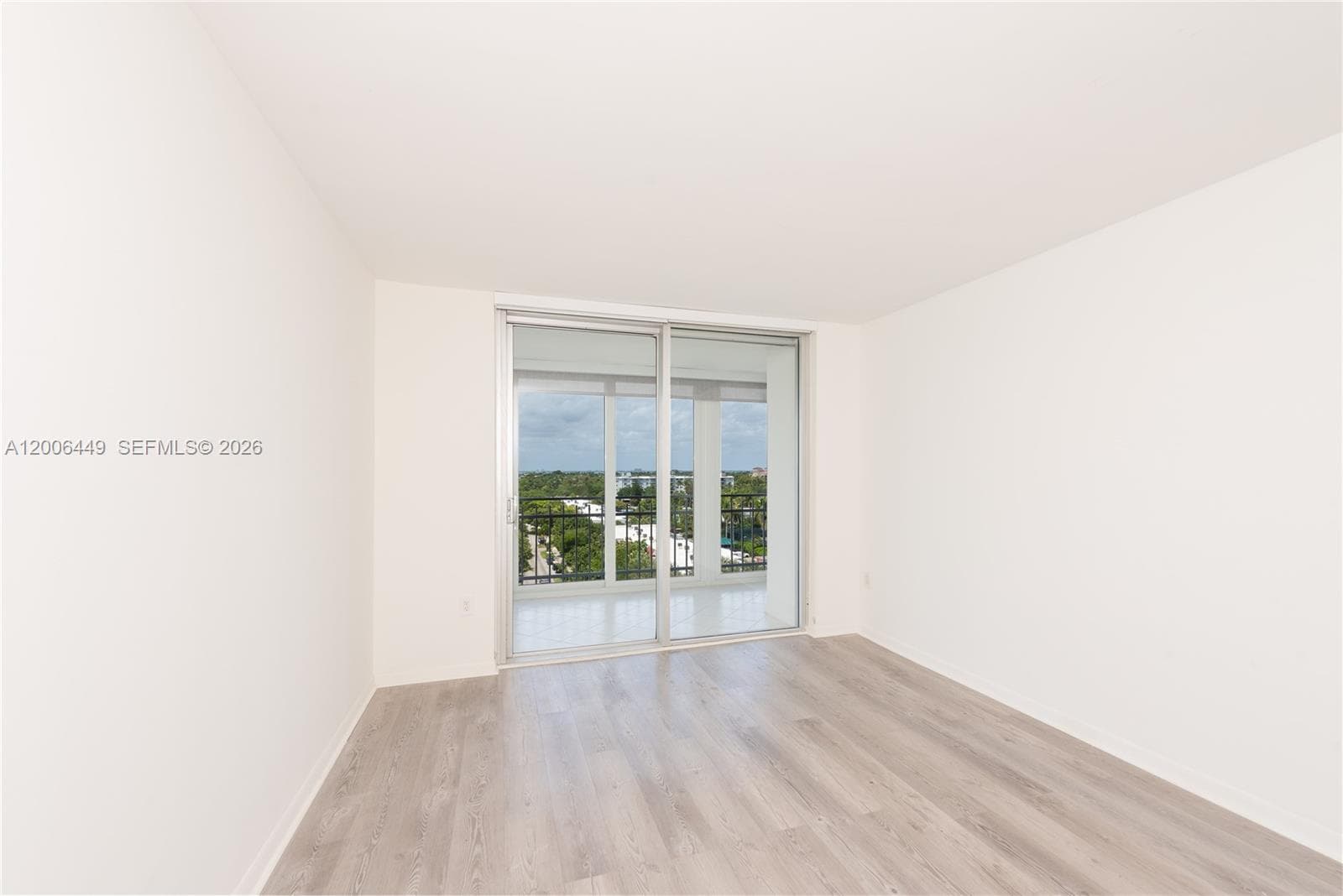 600 Grapetree Dr, Key Biscayne FL 33149 — 19