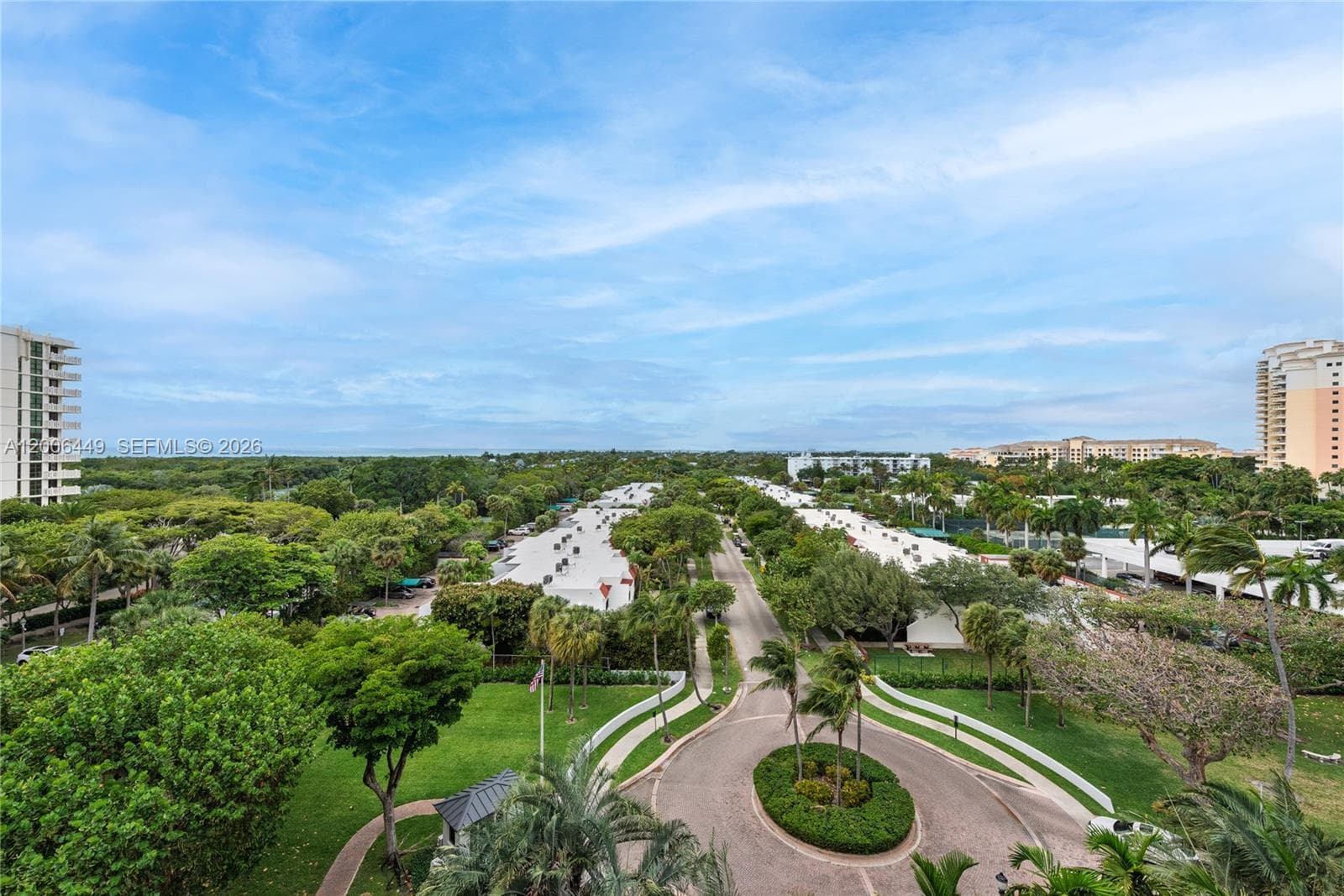 600 Grapetree Dr, Key Biscayne FL 33149 — 35