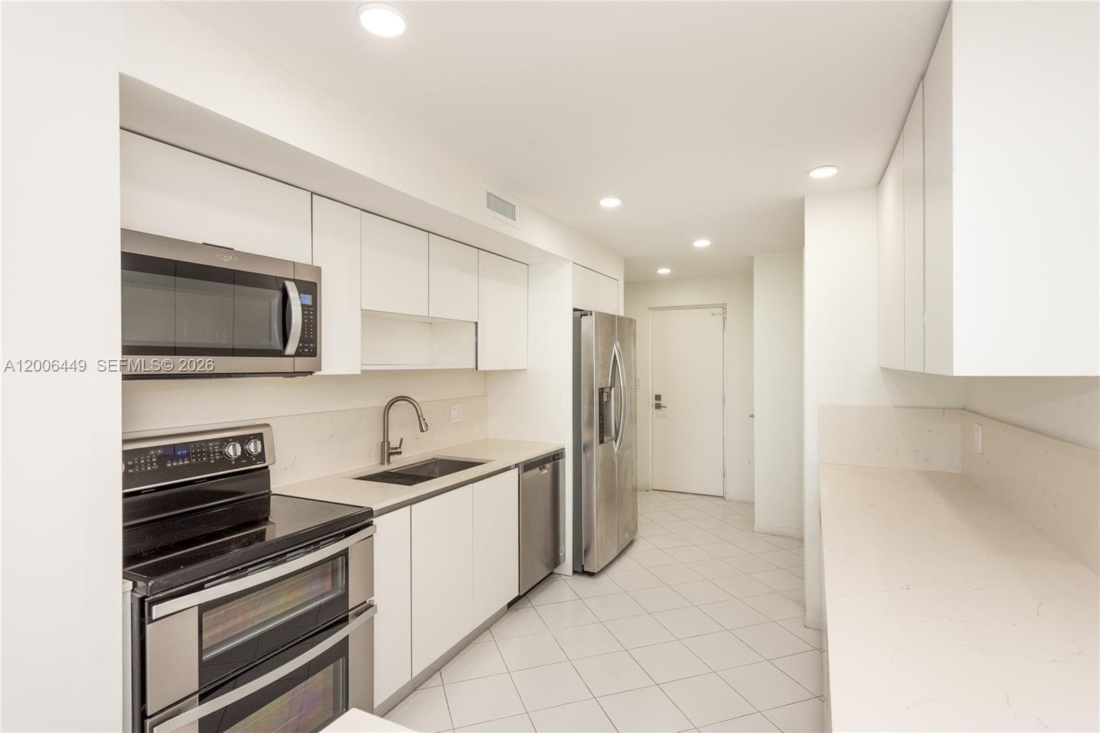 600 Grapetree Dr, Key Biscayne FL 33149 — 8