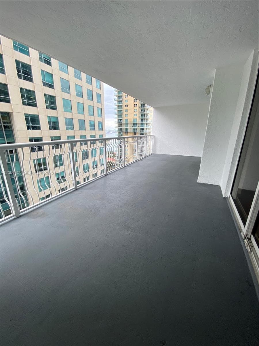 1200 Brickell Bay Dr # 1914, Miami FL 33131 — 10