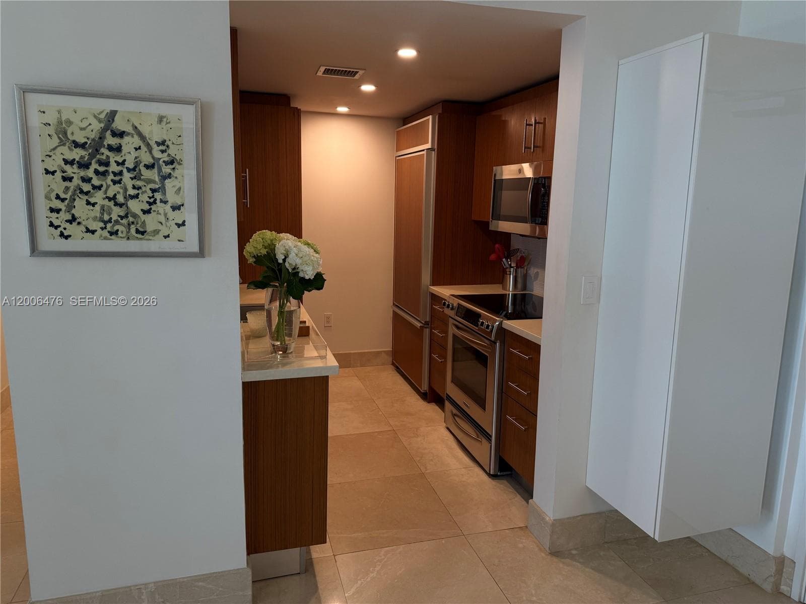 10275 Collins Ave # 533, Bal Harbour FL 33154 — 32