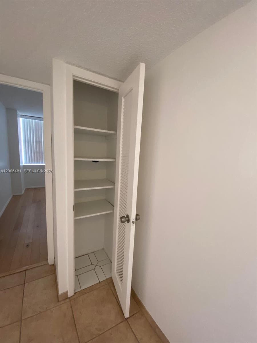 18041 Biscayne Blvd # 804, Aventura FL 33160 — 23