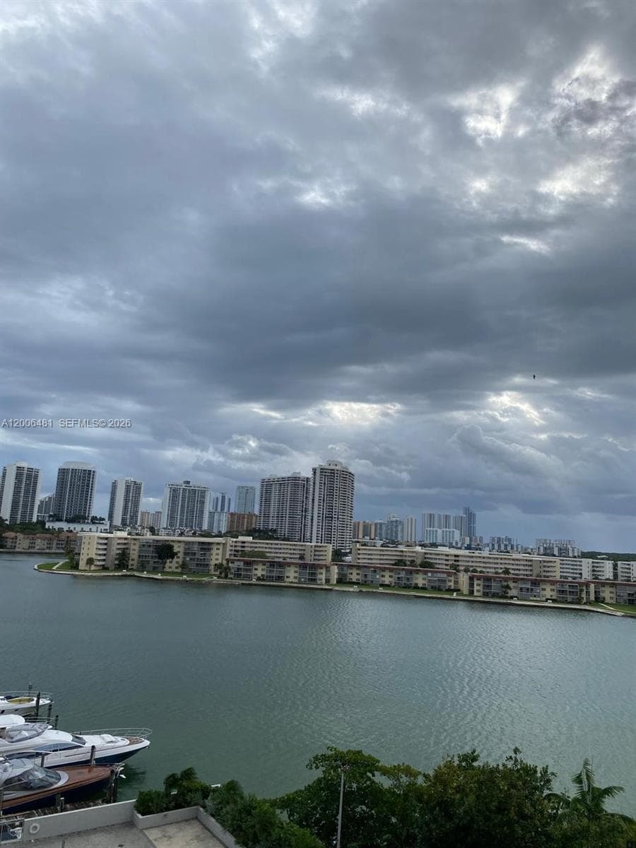 18041 Biscayne Blvd # 804, Aventura FL 33160 — 27