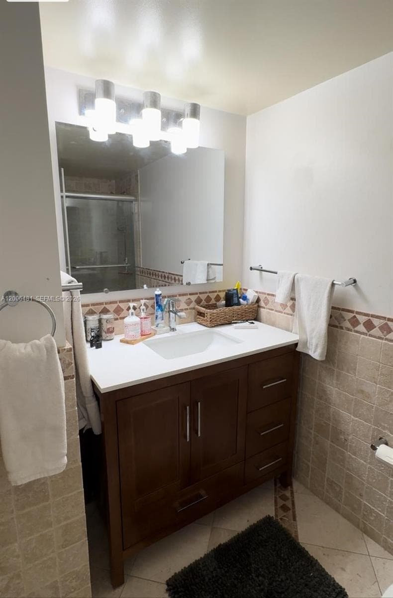 18041 Biscayne Blvd # 804, Aventura FL 33160 — 17
