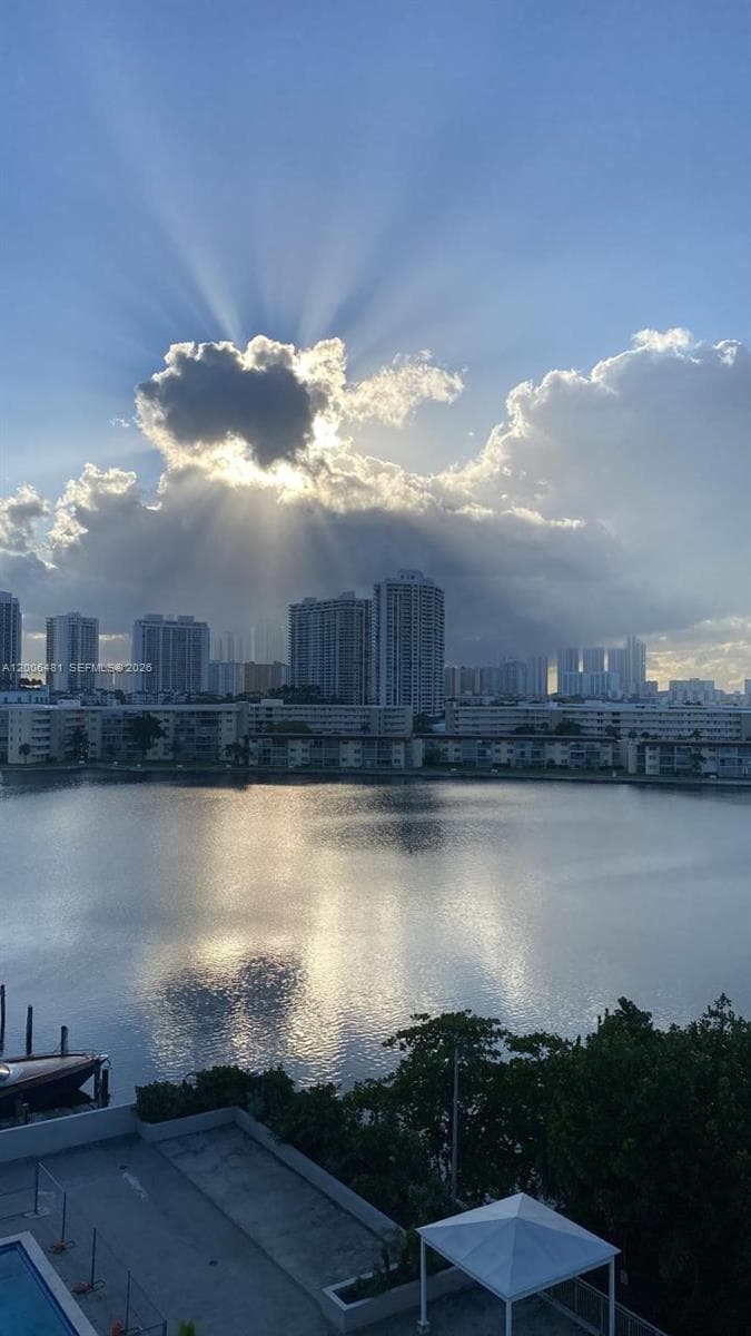 18041 Biscayne Blvd # 804, Aventura FL 33160 — 26