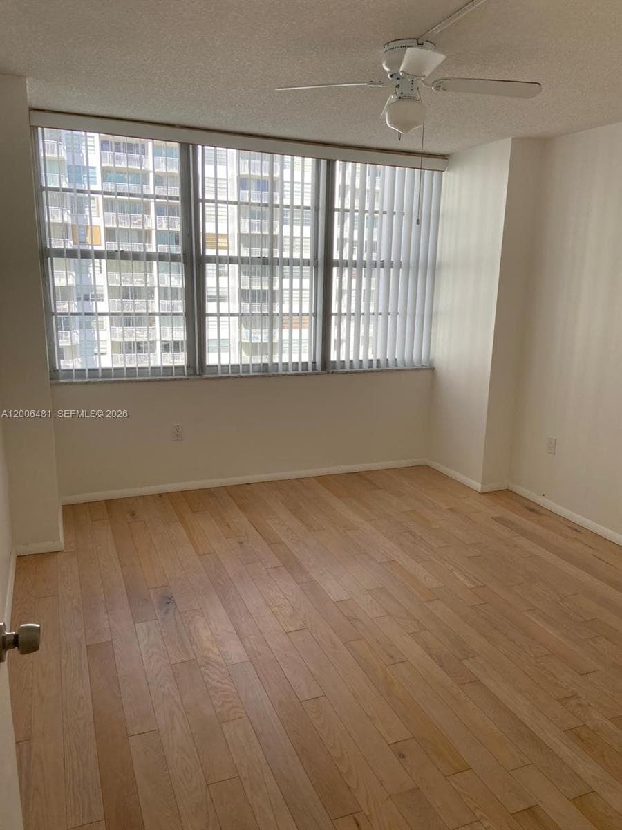 18041 Biscayne Blvd # 804, Aventura FL 33160 — 22
