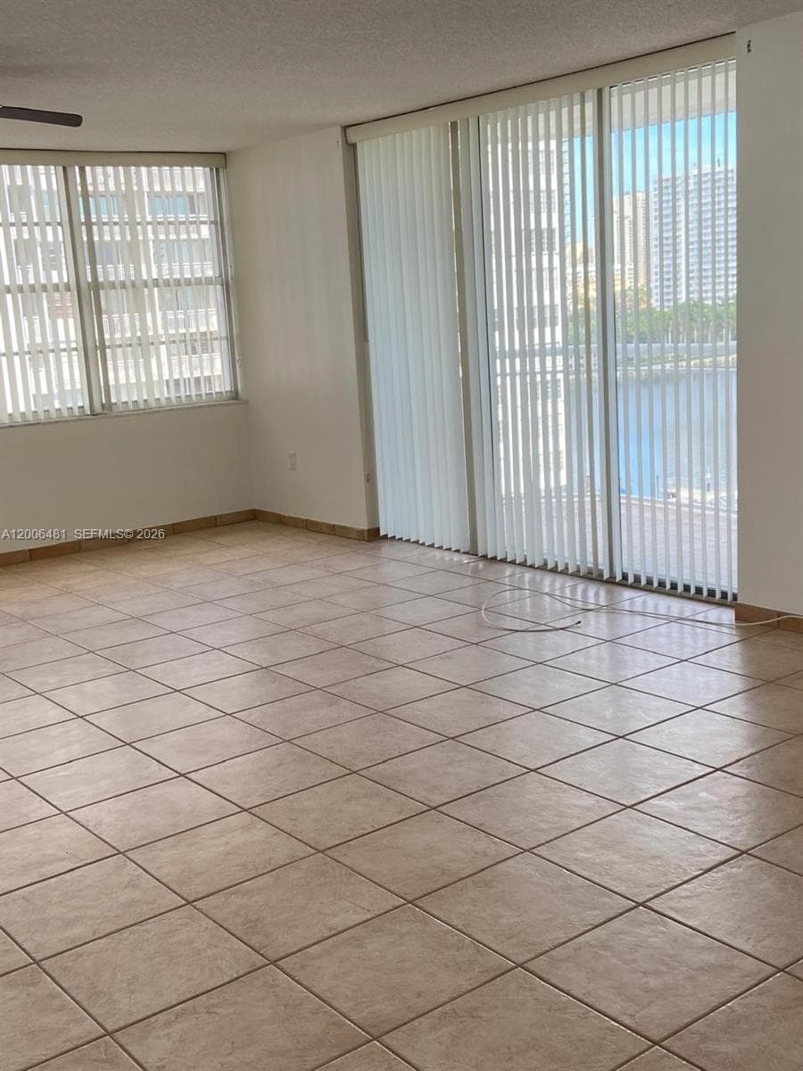 18041 Biscayne Blvd # 804, Aventura FL 33160 — 5