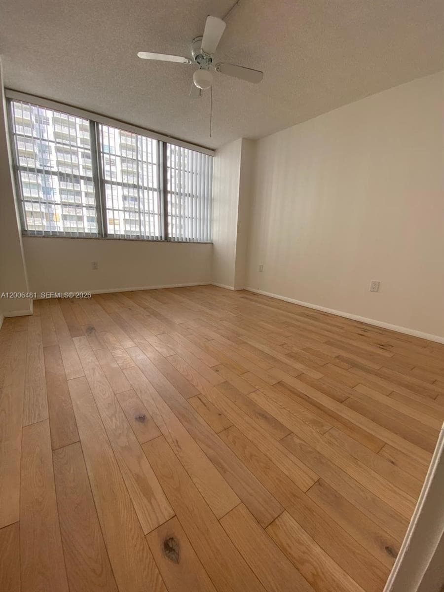 18041 Biscayne Blvd # 804, Aventura FL 33160 — 24