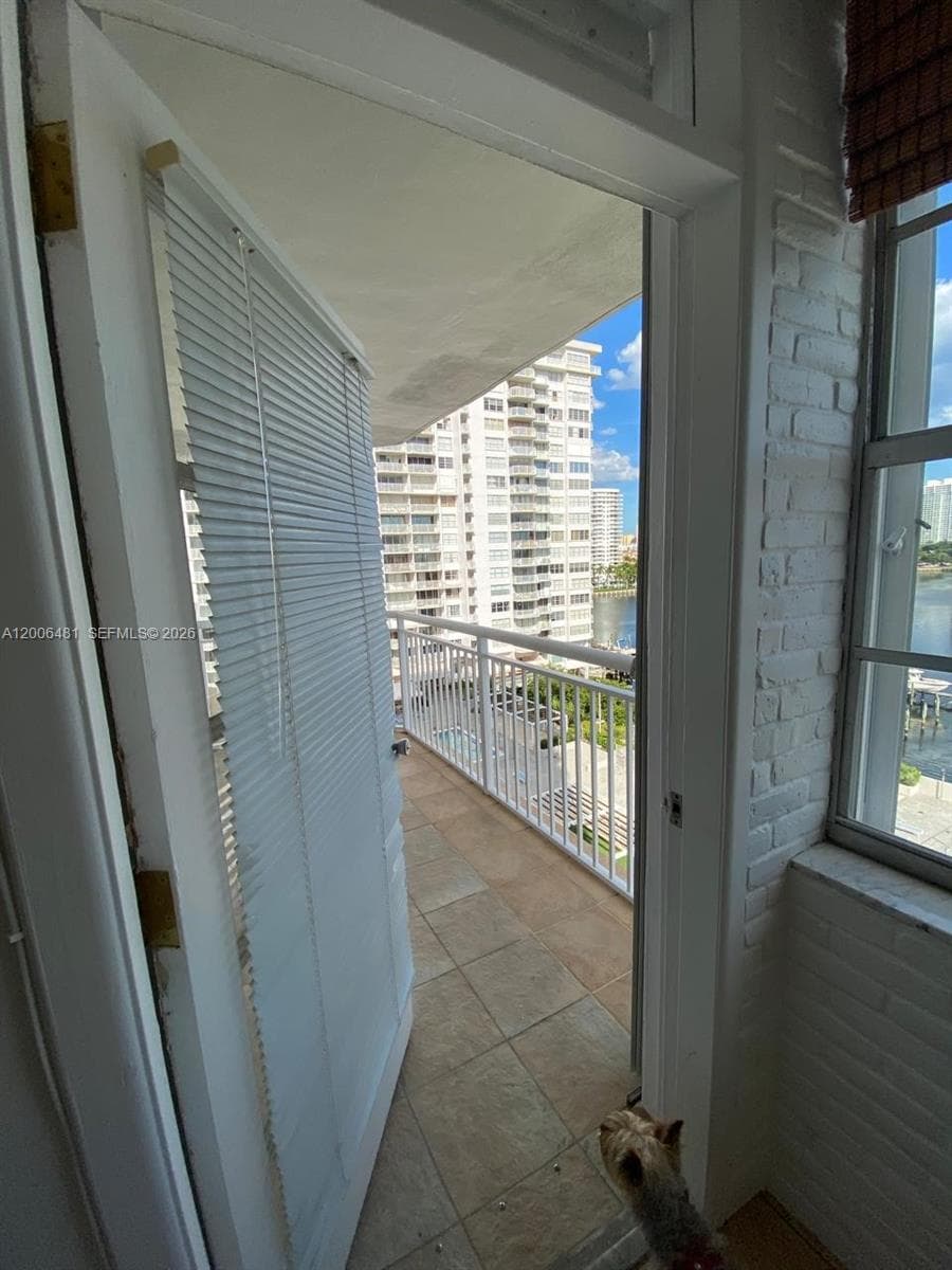 18041 Biscayne Blvd # 804, Aventura FL 33160 — 30