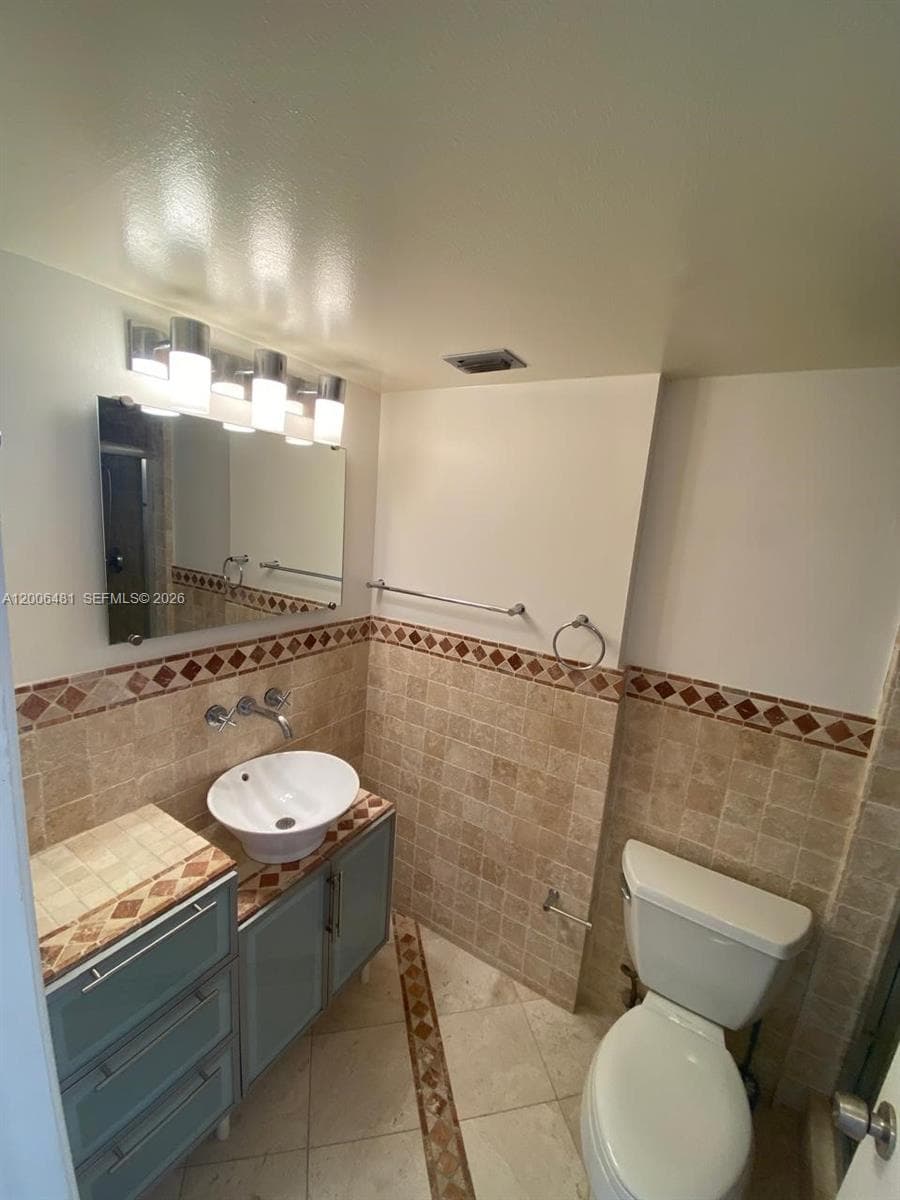 18041 Biscayne Blvd # 804, Aventura FL 33160 — 15