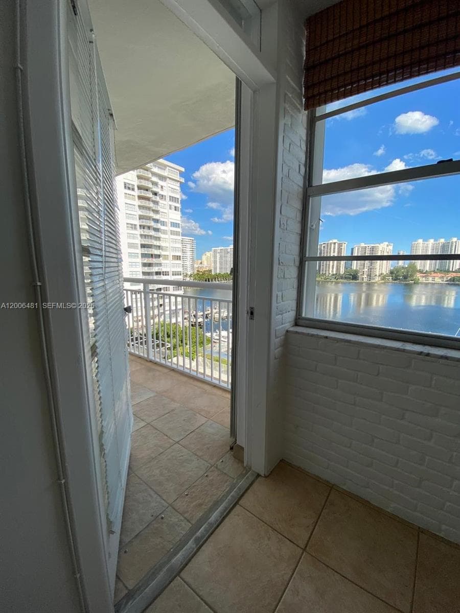 18041 Biscayne Blvd # 804, Aventura FL 33160 — 29