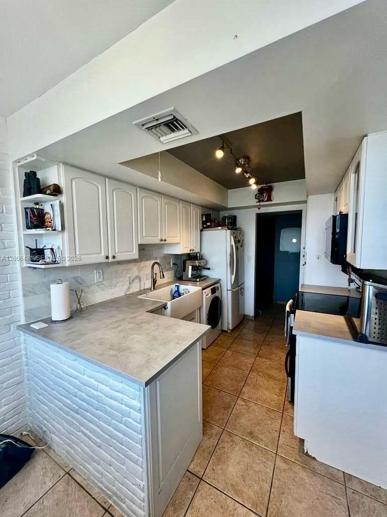 18041 Biscayne Blvd # 804, Aventura FL 33160 — 8