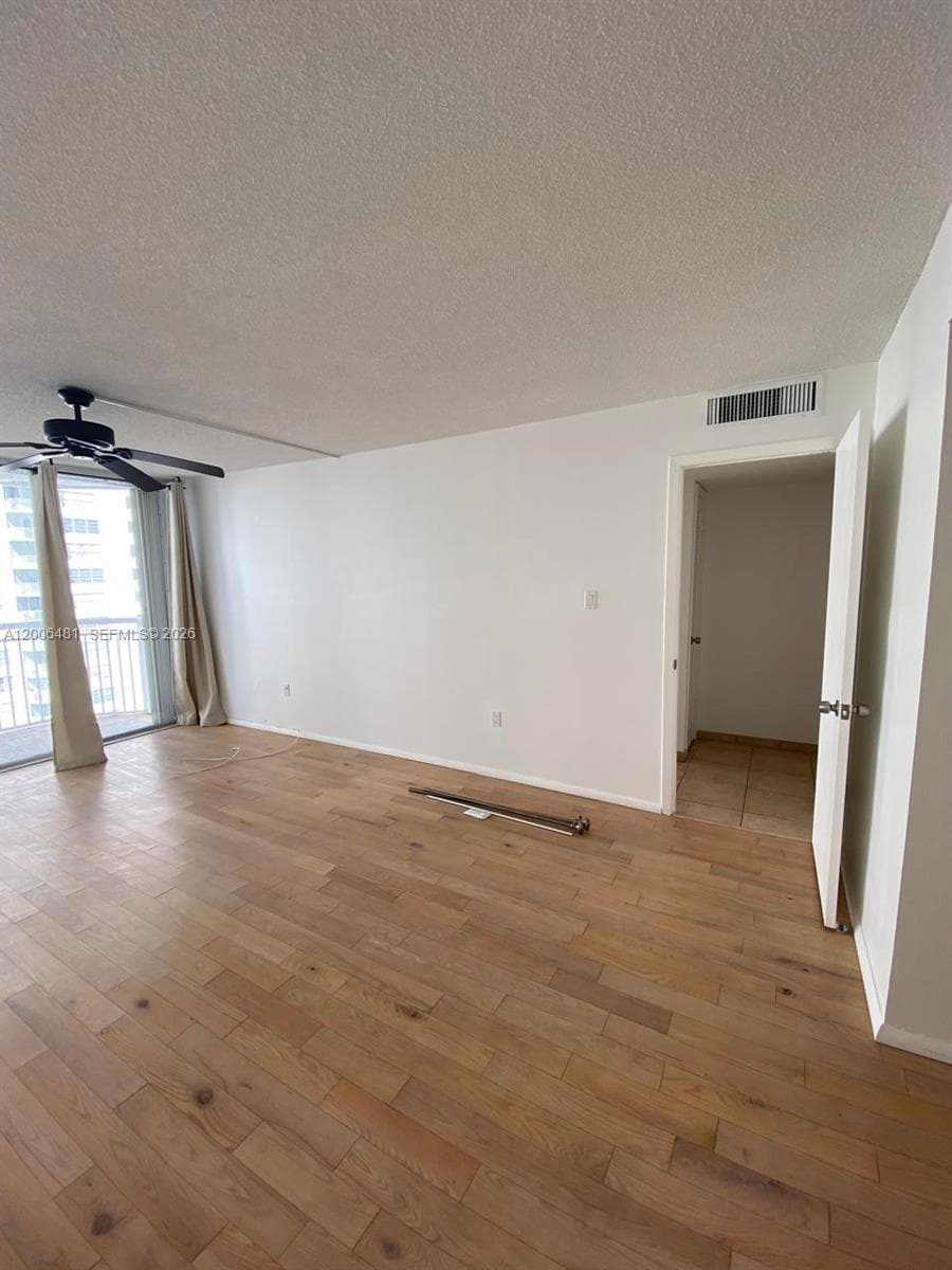 18041 Biscayne Blvd # 804, Aventura FL 33160 — 21