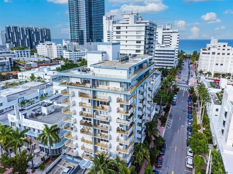 245 18th St # 305, Miami Beach FL 33139 — 2
