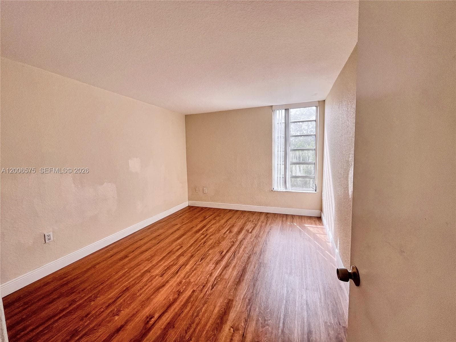 8870 Fontainebleau Blvd # 409, Miami FL 33172 — 28
