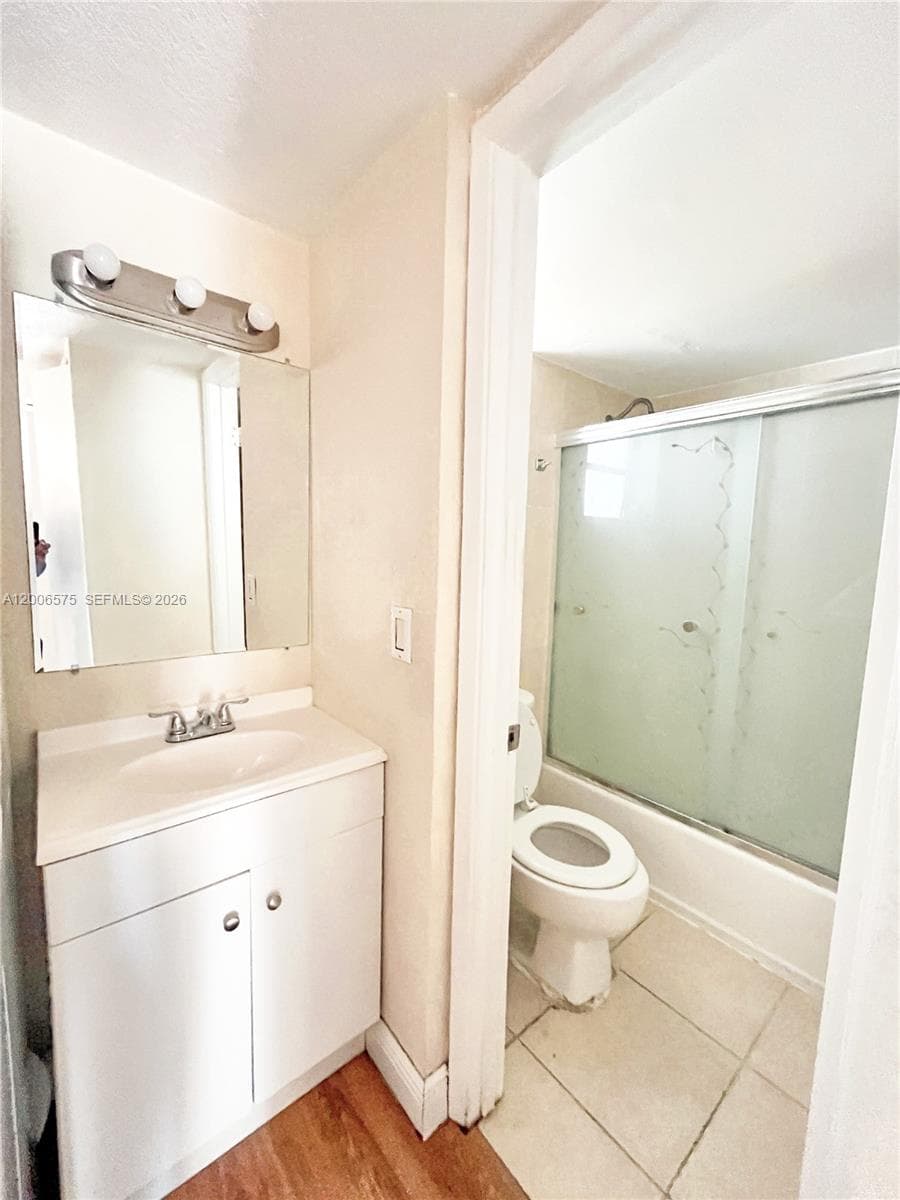 8870 Fontainebleau Blvd # 409, Miami FL 33172 — 34