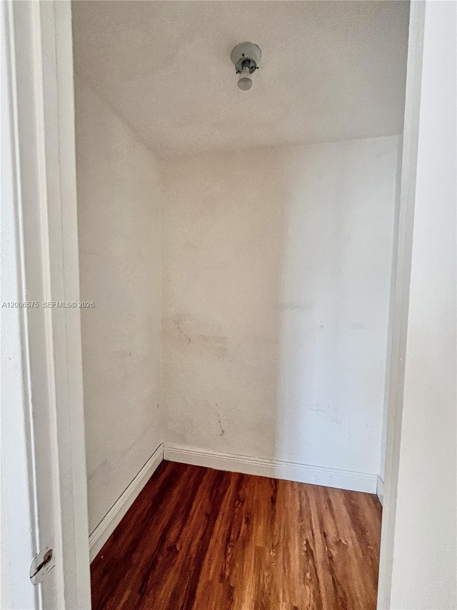 8870 Fontainebleau Blvd # 409, Miami FL 33172 — 33