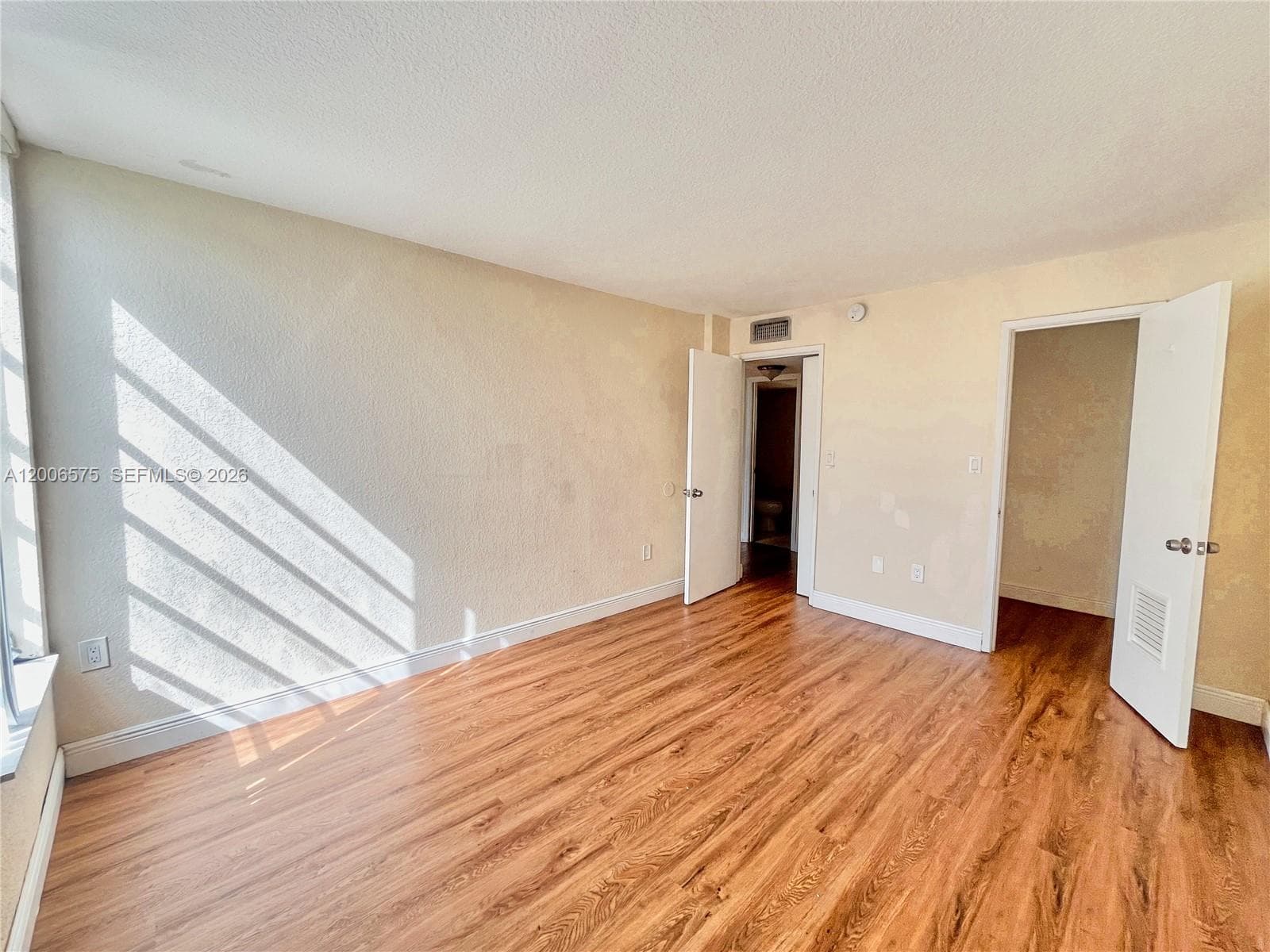 8870 Fontainebleau Blvd # 409, Miami FL 33172 — 31