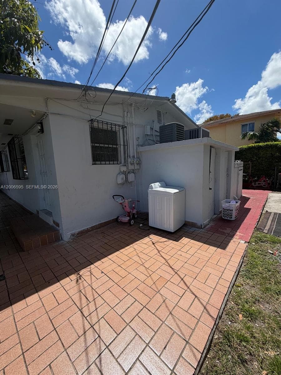 41 E 20th St, Hialeah FL 33010 — 16