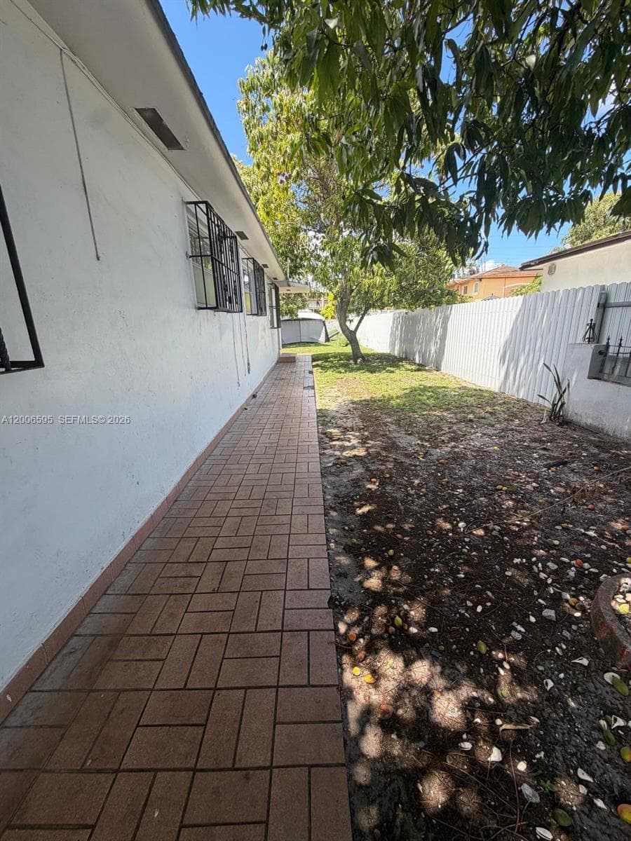 41 E 20th St, Hialeah FL 33010 — 14
