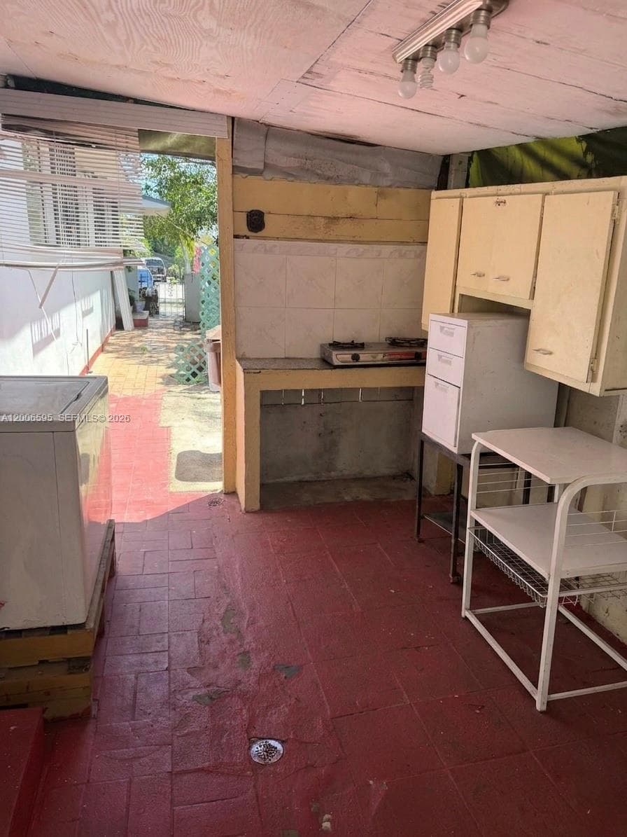 41 E 20th St, Hialeah FL 33010 — 19