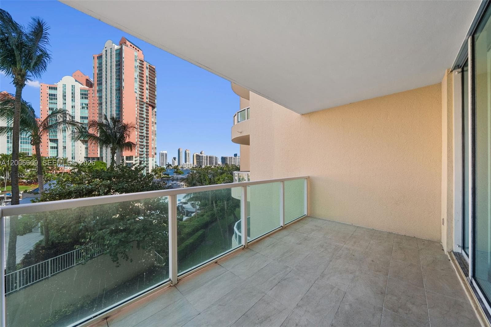 3340 NE 190th St # 403, Aventura FL 33180 — 19