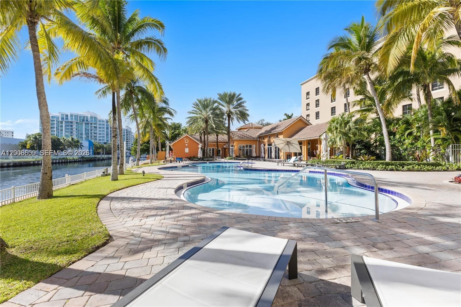 3340 NE 190th St # 403, Aventura FL 33180 — 70
