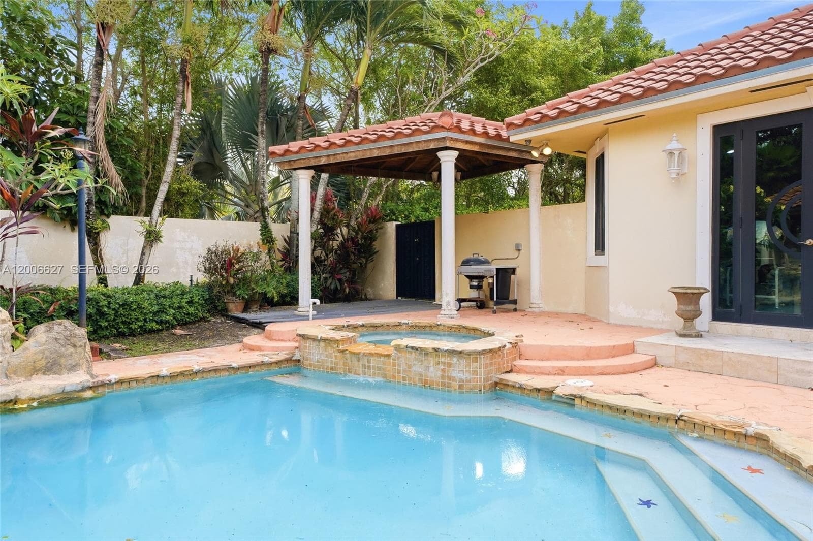9898 NW 133rd St, Hialeah Gardens FL 33018 — 18