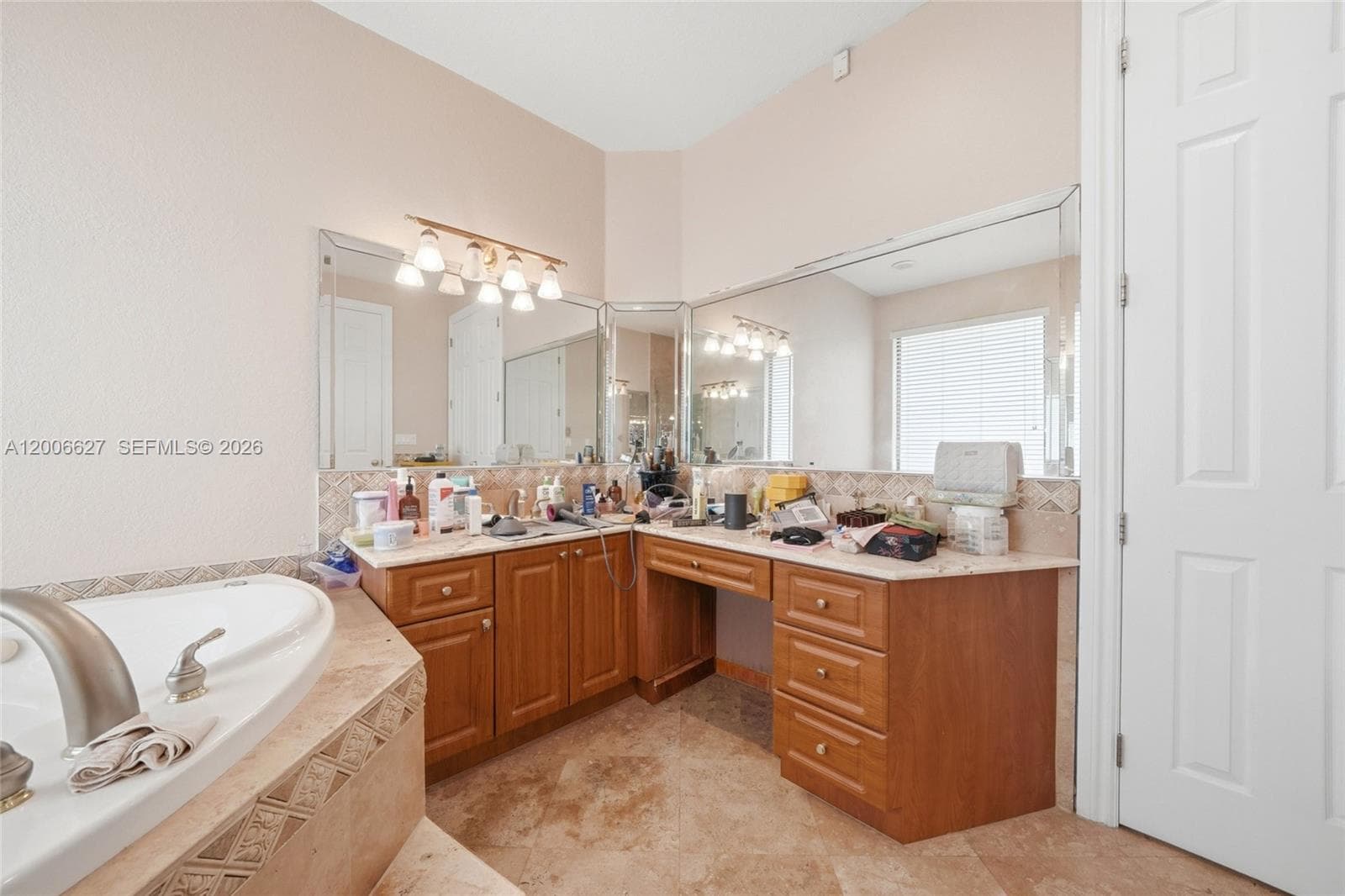 9898 NW 133rd St, Hialeah Gardens FL 33018 — 54