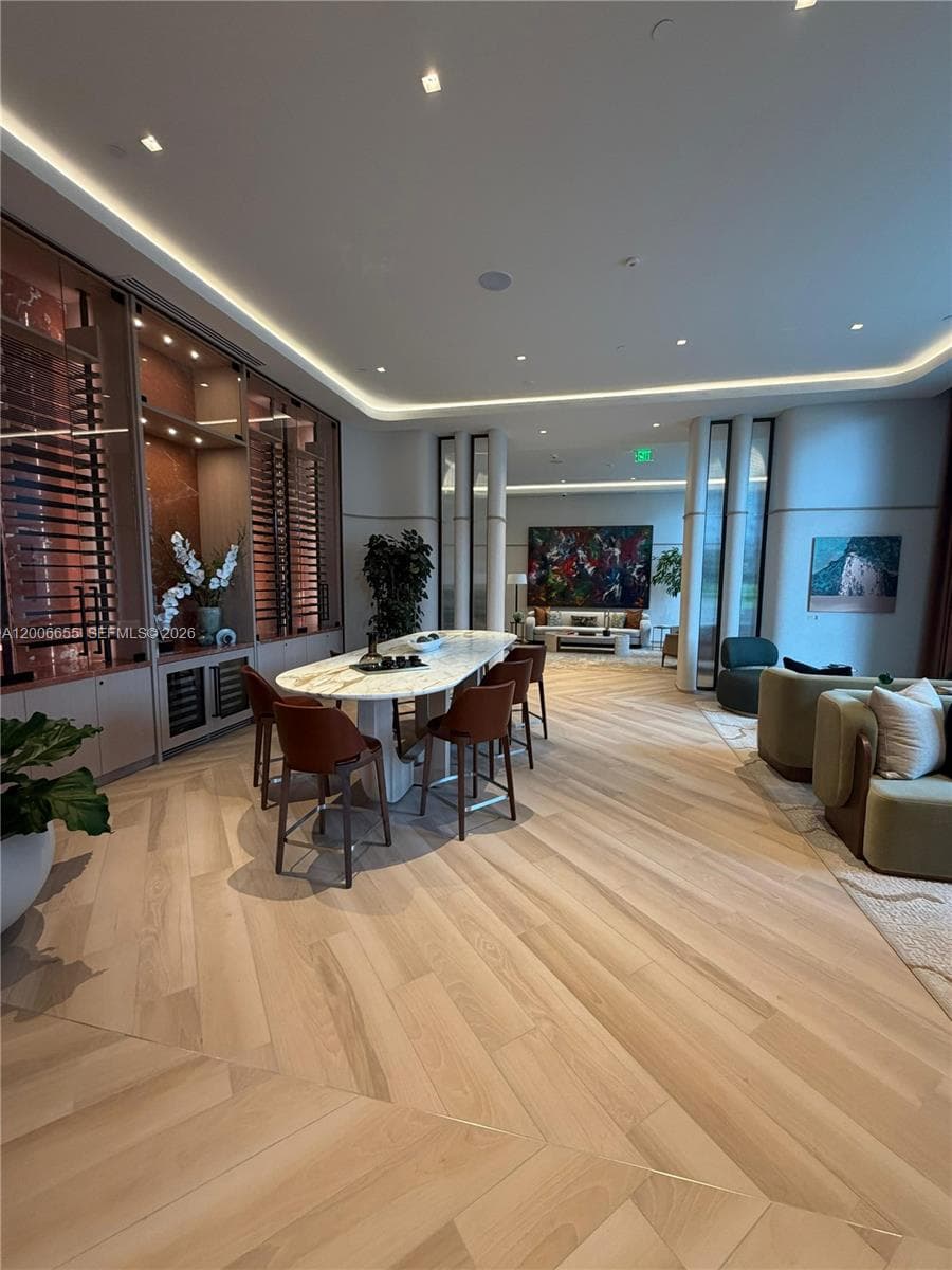 77 SE 5 Street # 1904, Miami FL 33131 — 37